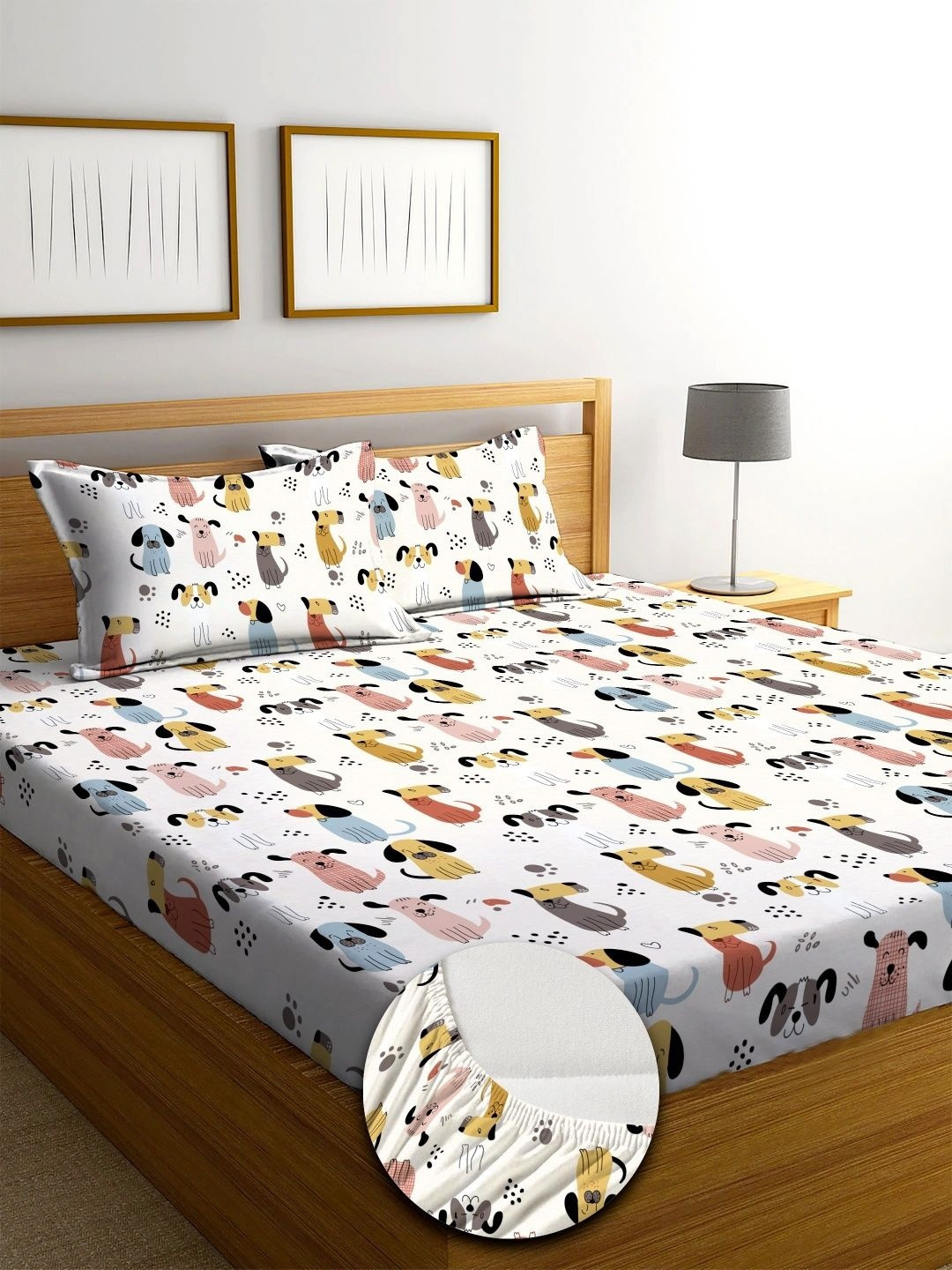 yutera White Conversational 210 TC Bedsheet with 2 Pillow Covers