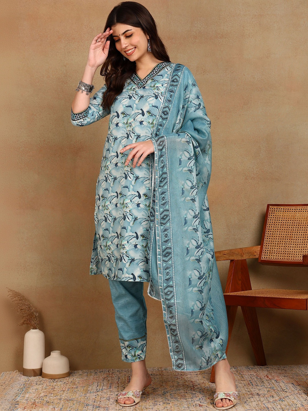 SZN Women Floral Printed Regular Kurta with Trousers & With Dupatta