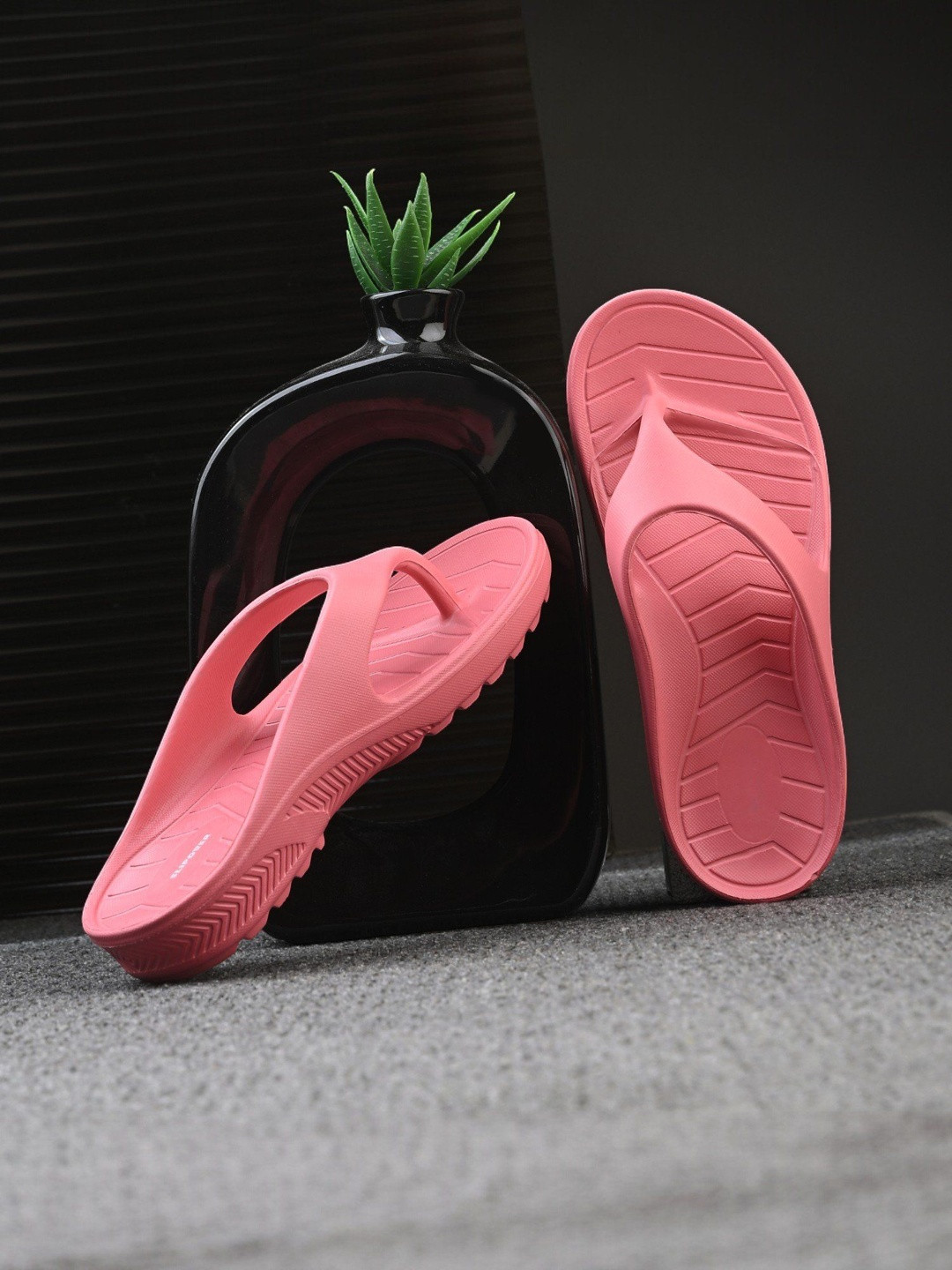 DressBerry Women Thong Flip-Flops
