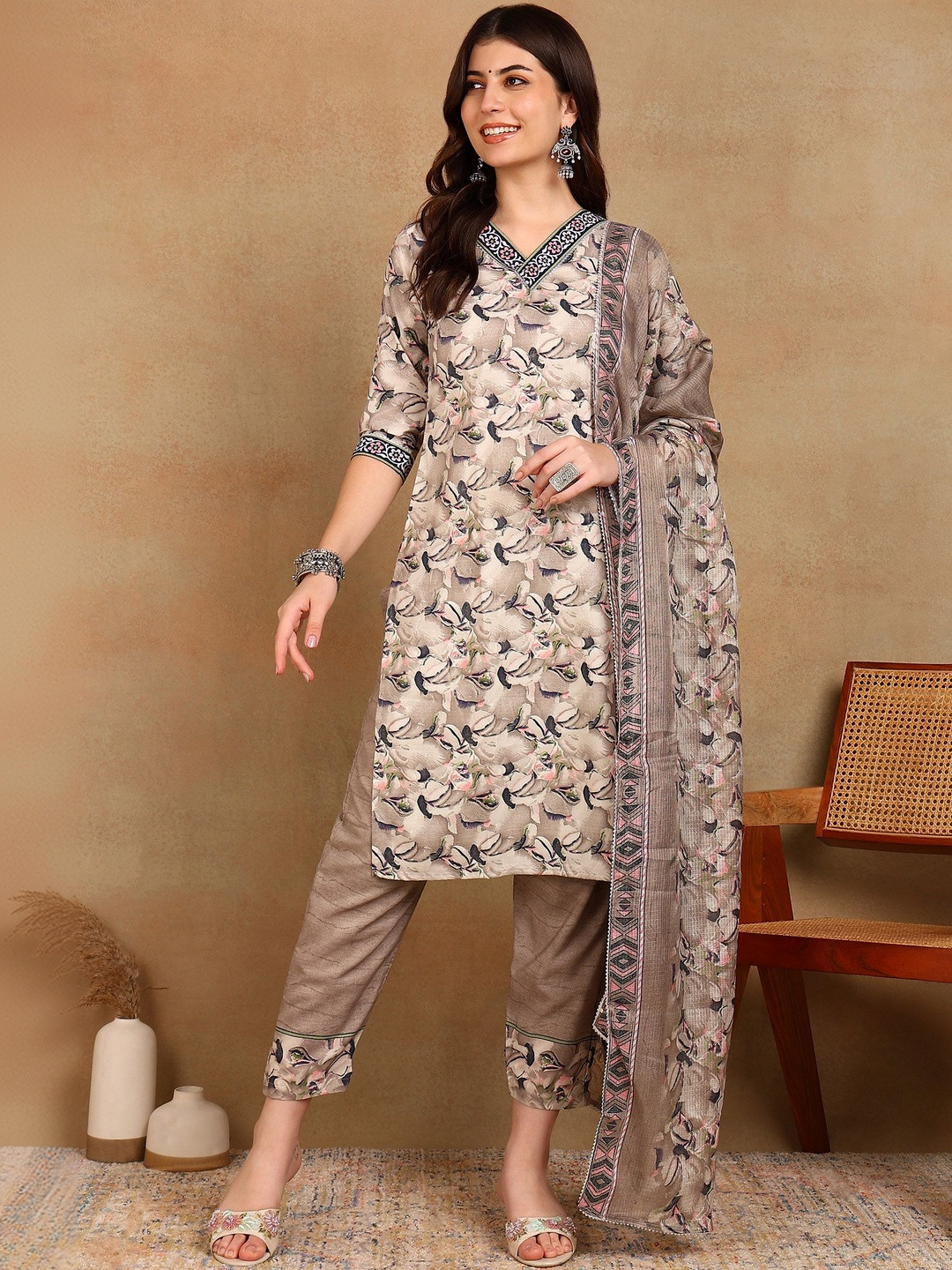 SZN Women Floral Printed Regular Kurta with Trousers & With Dupatta