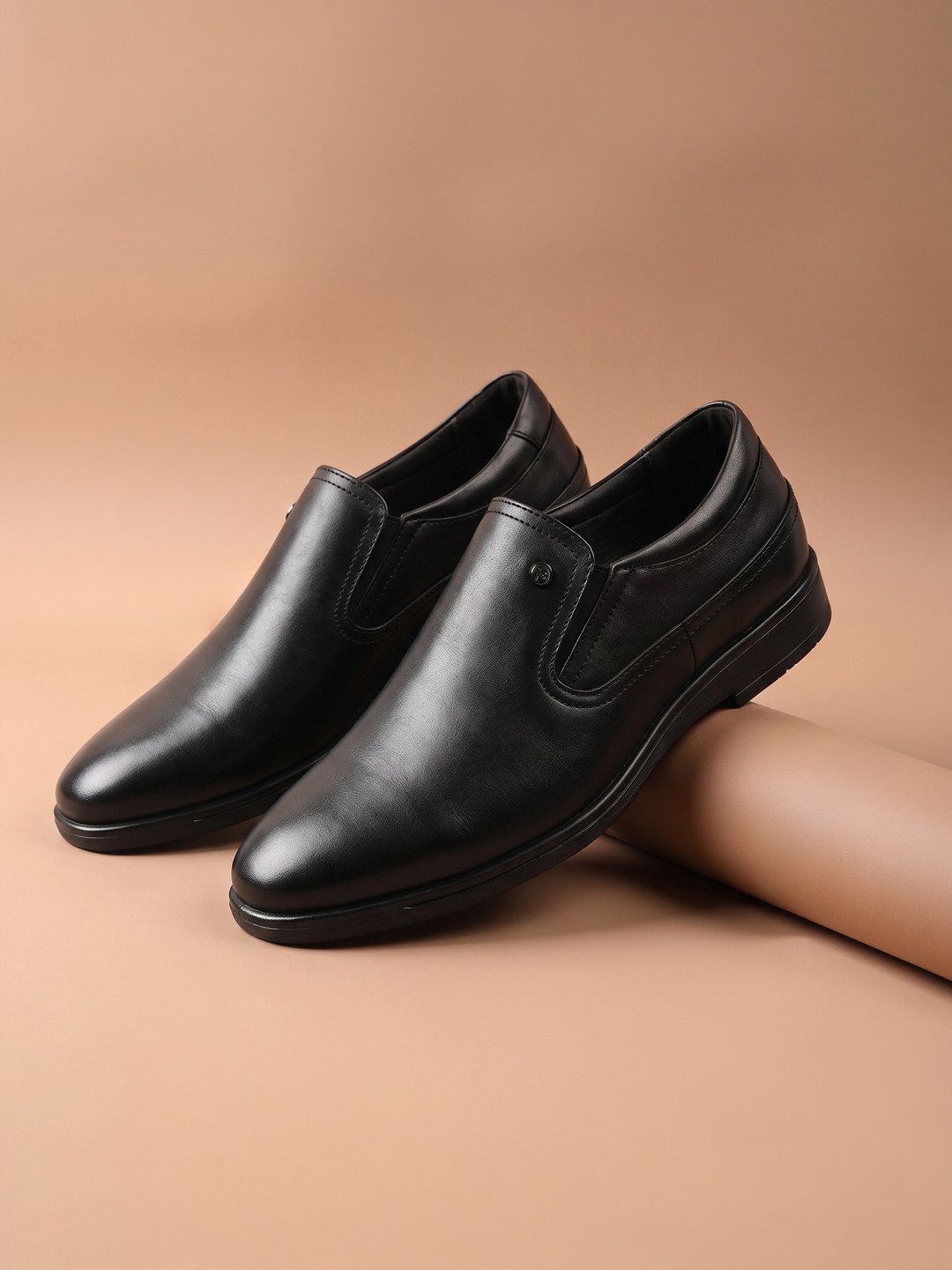 Van Heusen Men Leather Round Toe Slip On Formal Shoes