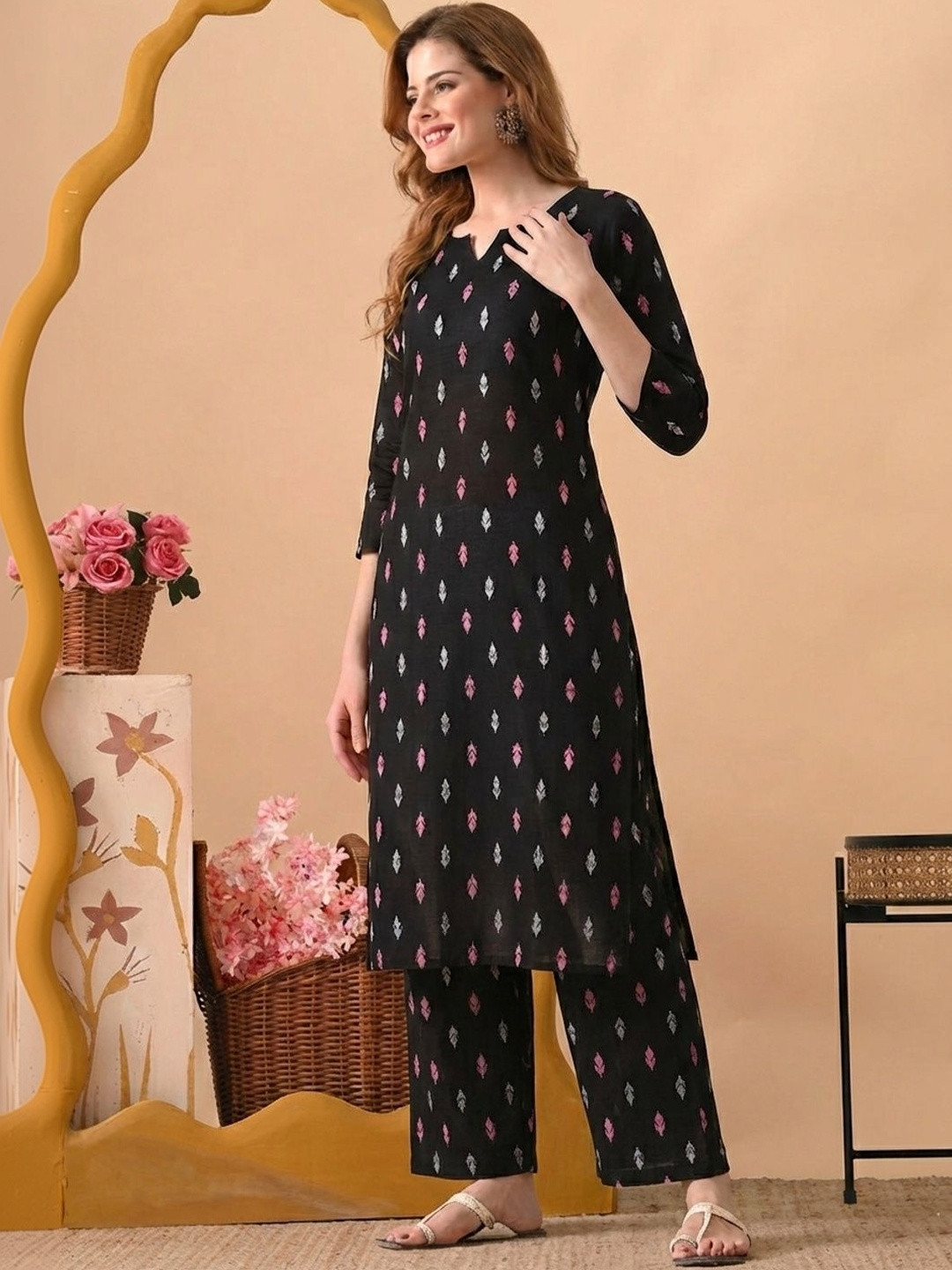 SAVYO Women Ethnic Motifs Printed Regular Kurta with Palazzos
