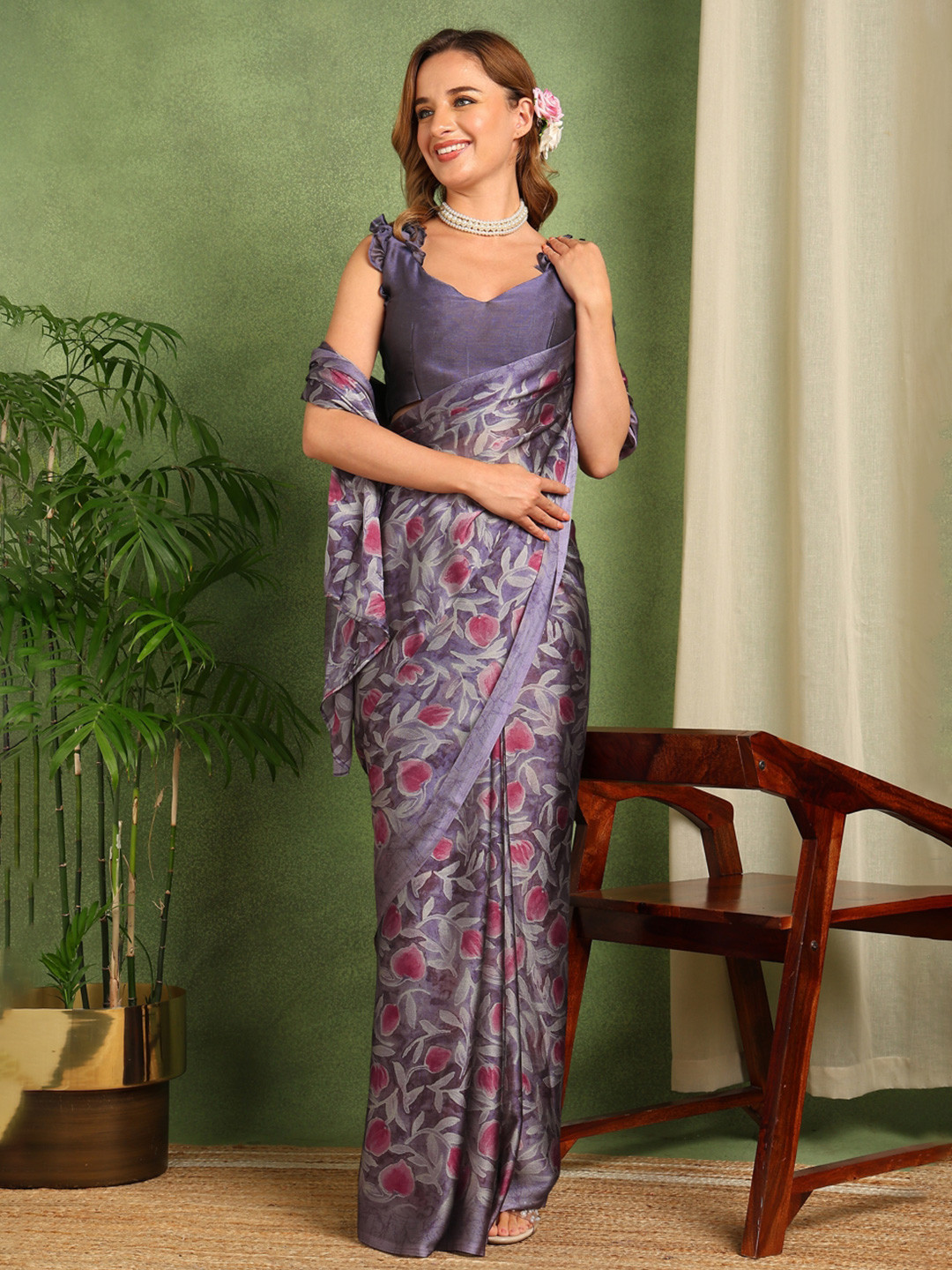 KALINI Floral Solid Saree