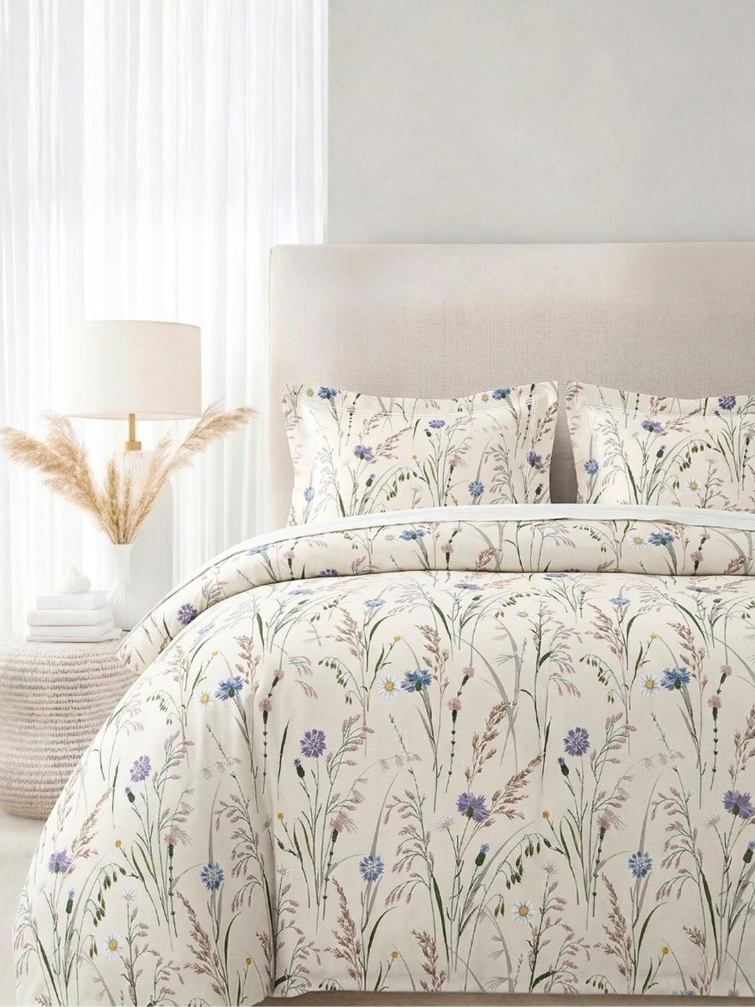 THE WHITE MOSS 144 TC Double Size Bedsheet with 2 Pillow Covers - Ivory Whispering Grass