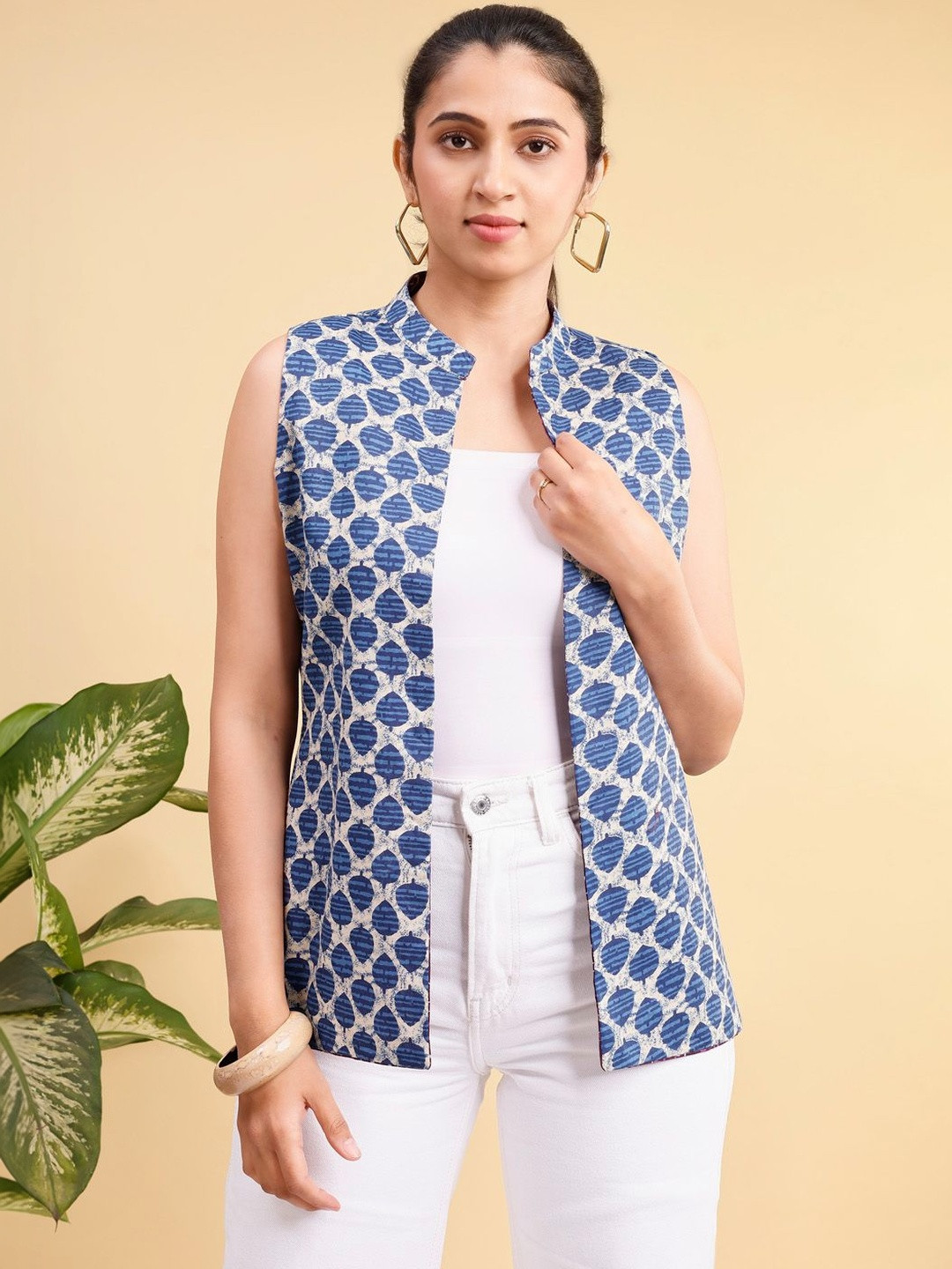 SAANWRI Women Geometric Reversible Open Front Jacket
