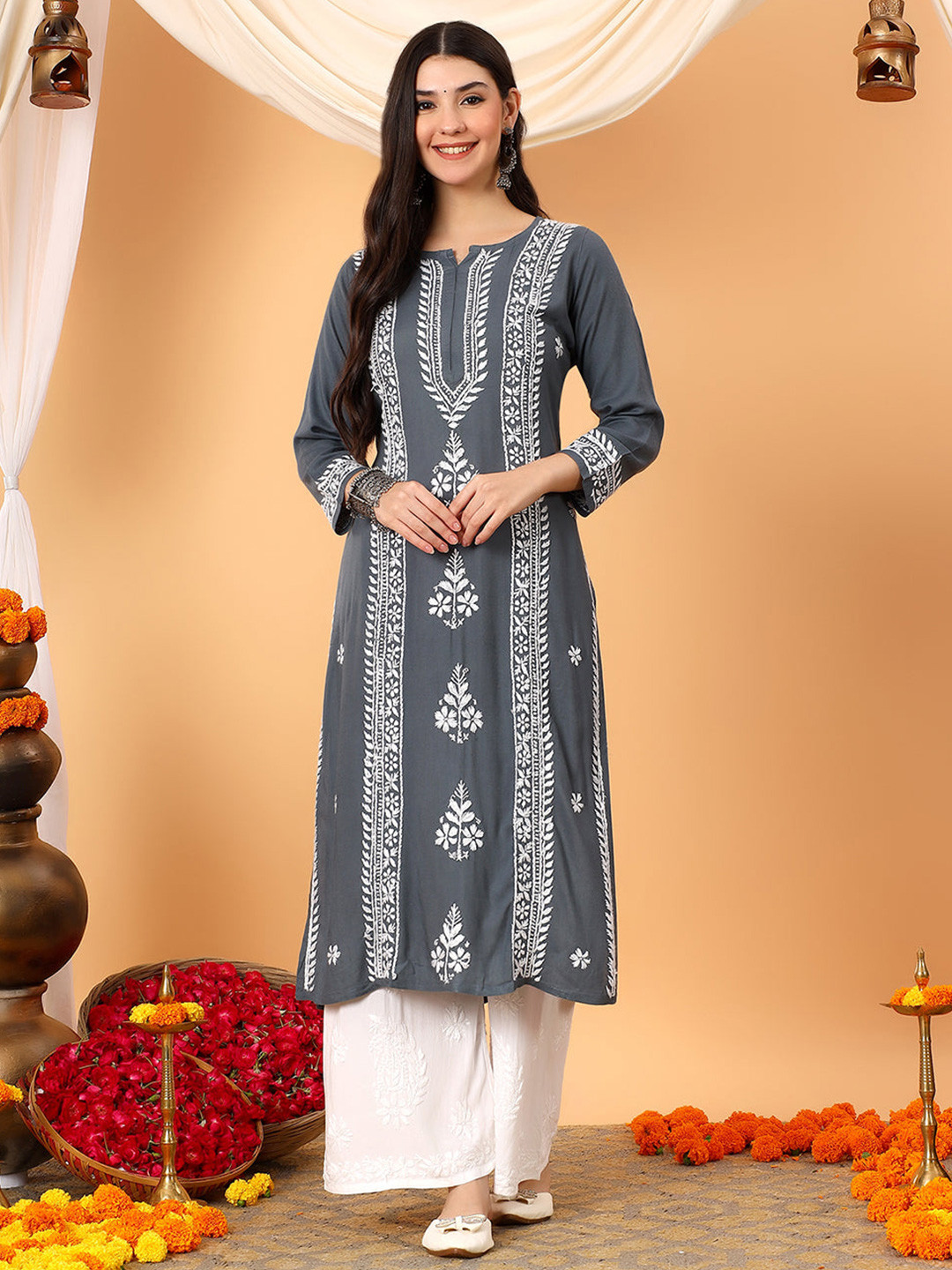 Aaghnya Ethnic Motifs Embroidered Chikankari Chikankari Kurti