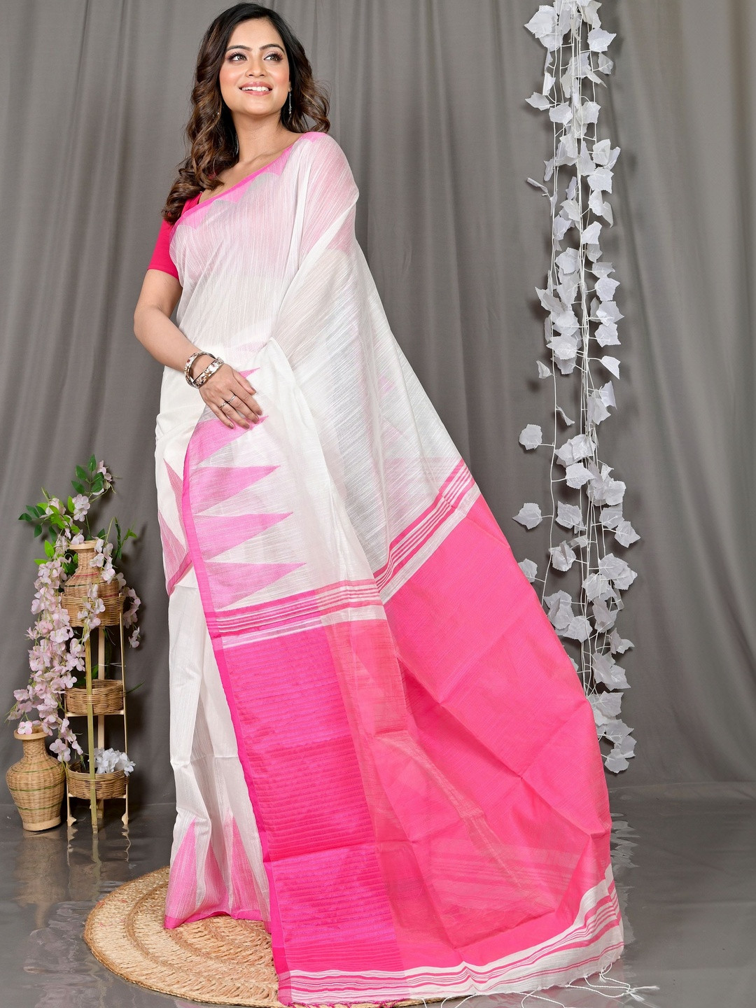 PuJoy Cotton Blended Traditional Bengali Pariva Design White Hand Loom Sarees