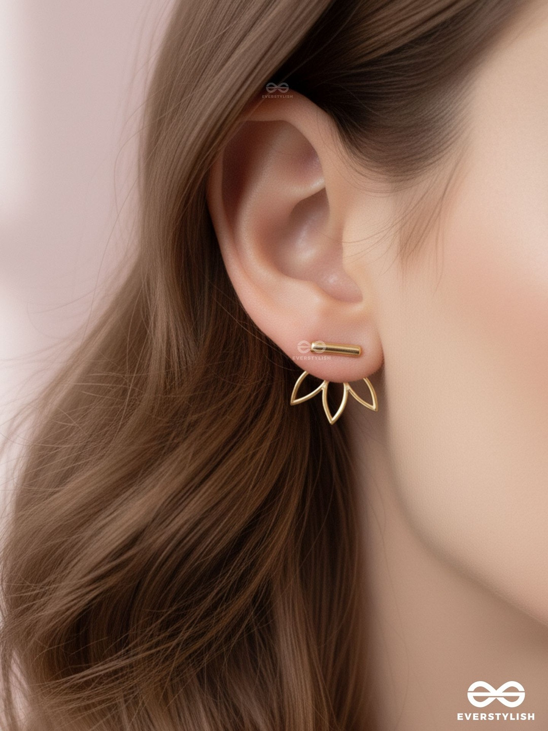 EVERSTYLISH Leaf Shaped Studs Earrings