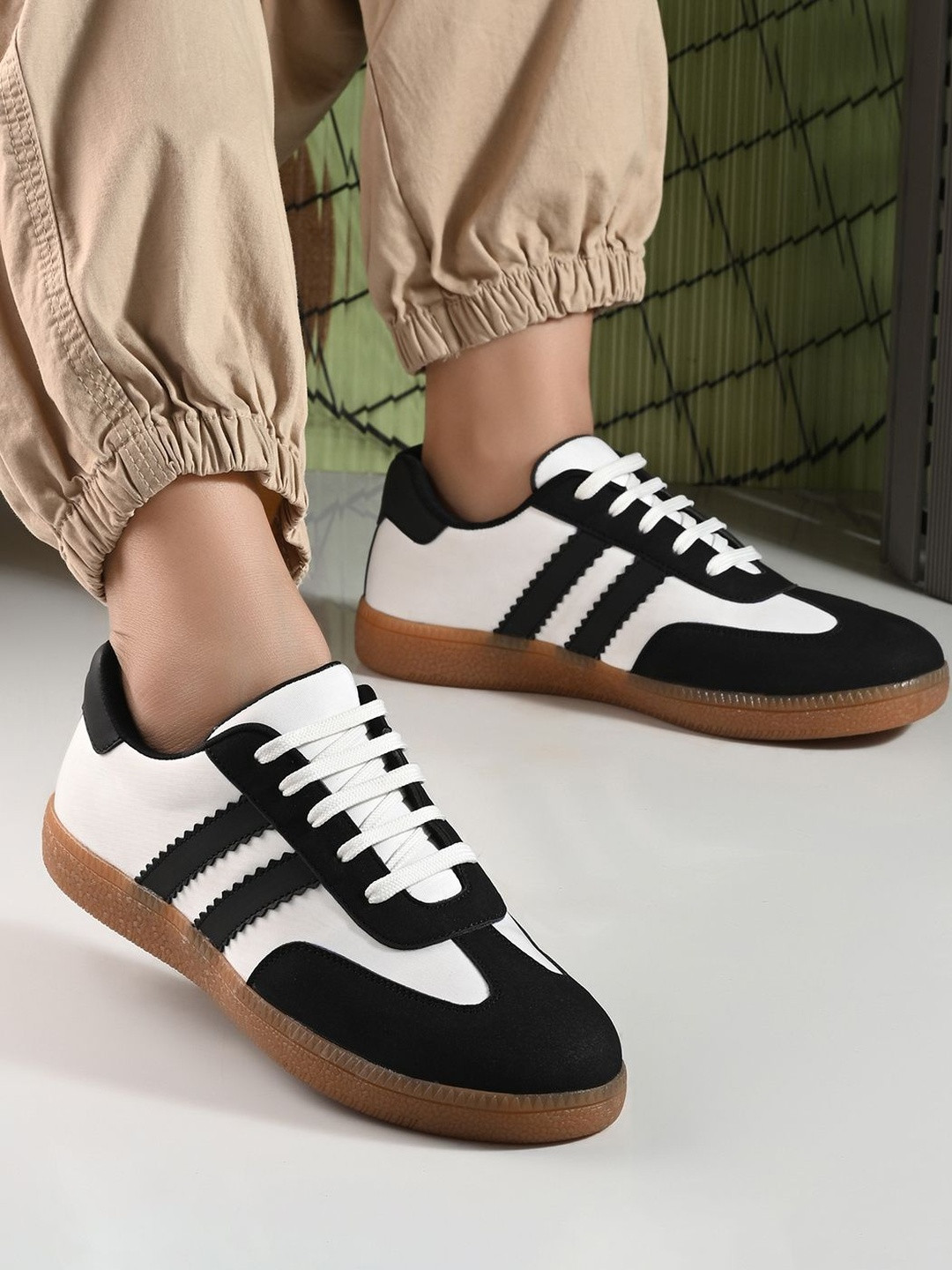 The Roadster Lifestyle Co Women Round Toe Sneakers Casual Shoes