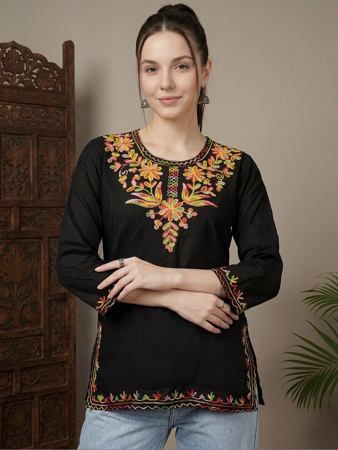 VANSIRI Embroidered Cotton Top