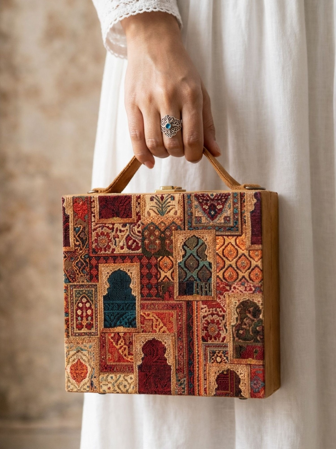 ARTKLIM Printed Clutch