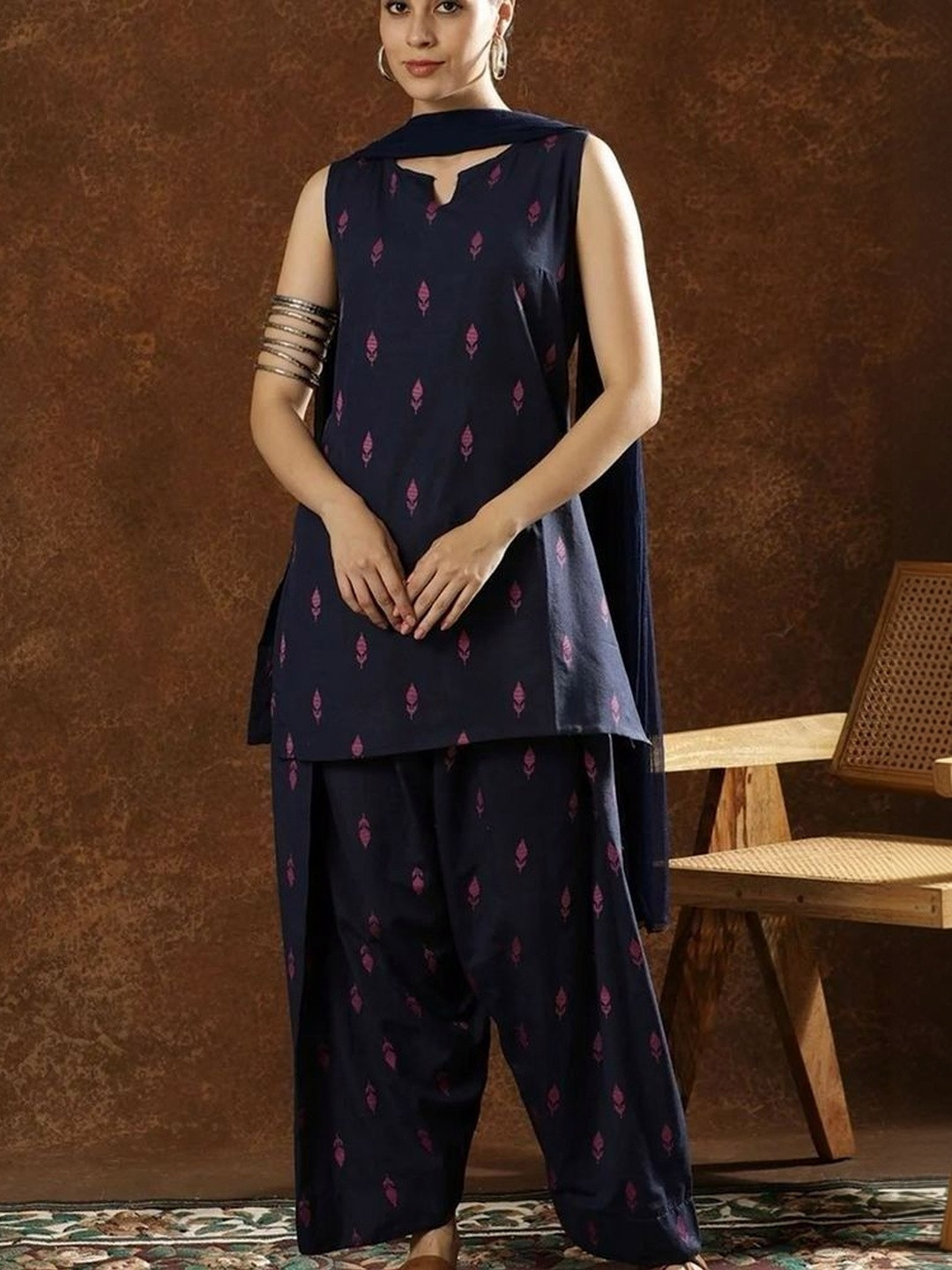 Lookmark Women Regular Kurta With Farshi Salwar & With Dupatta