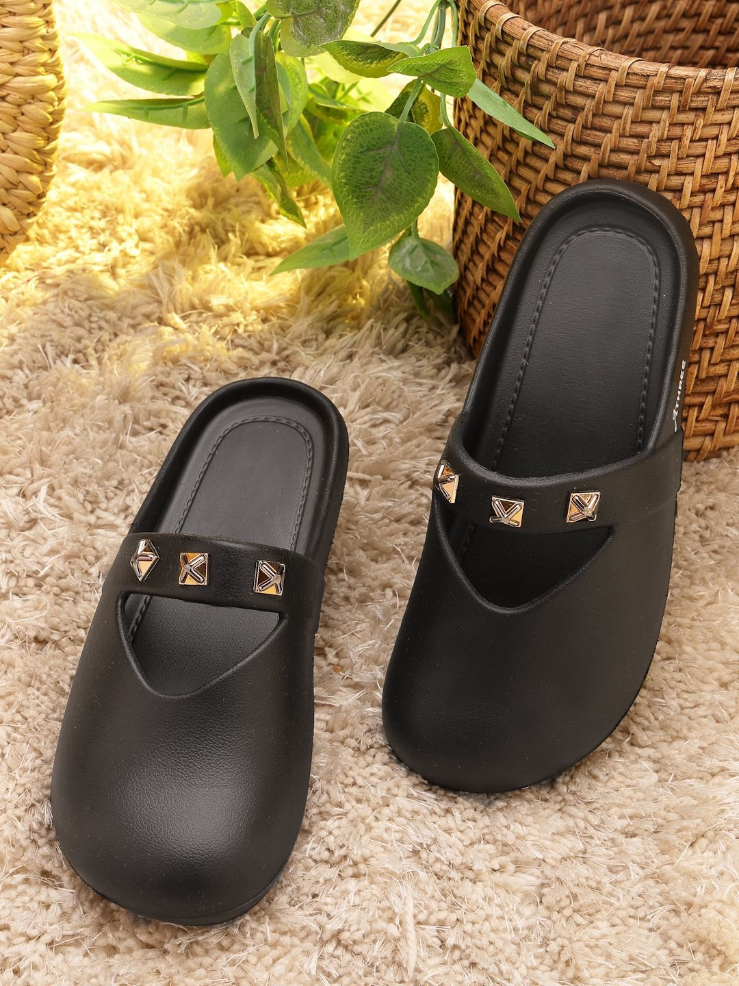 Athree Women Slip-On
