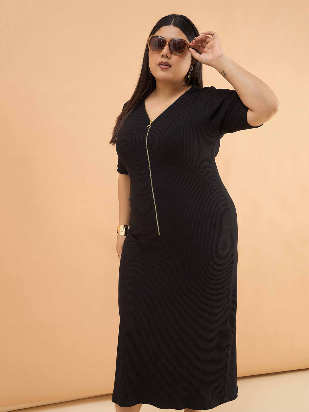 SASSAFRAS Curve Bodycon Midi Dress