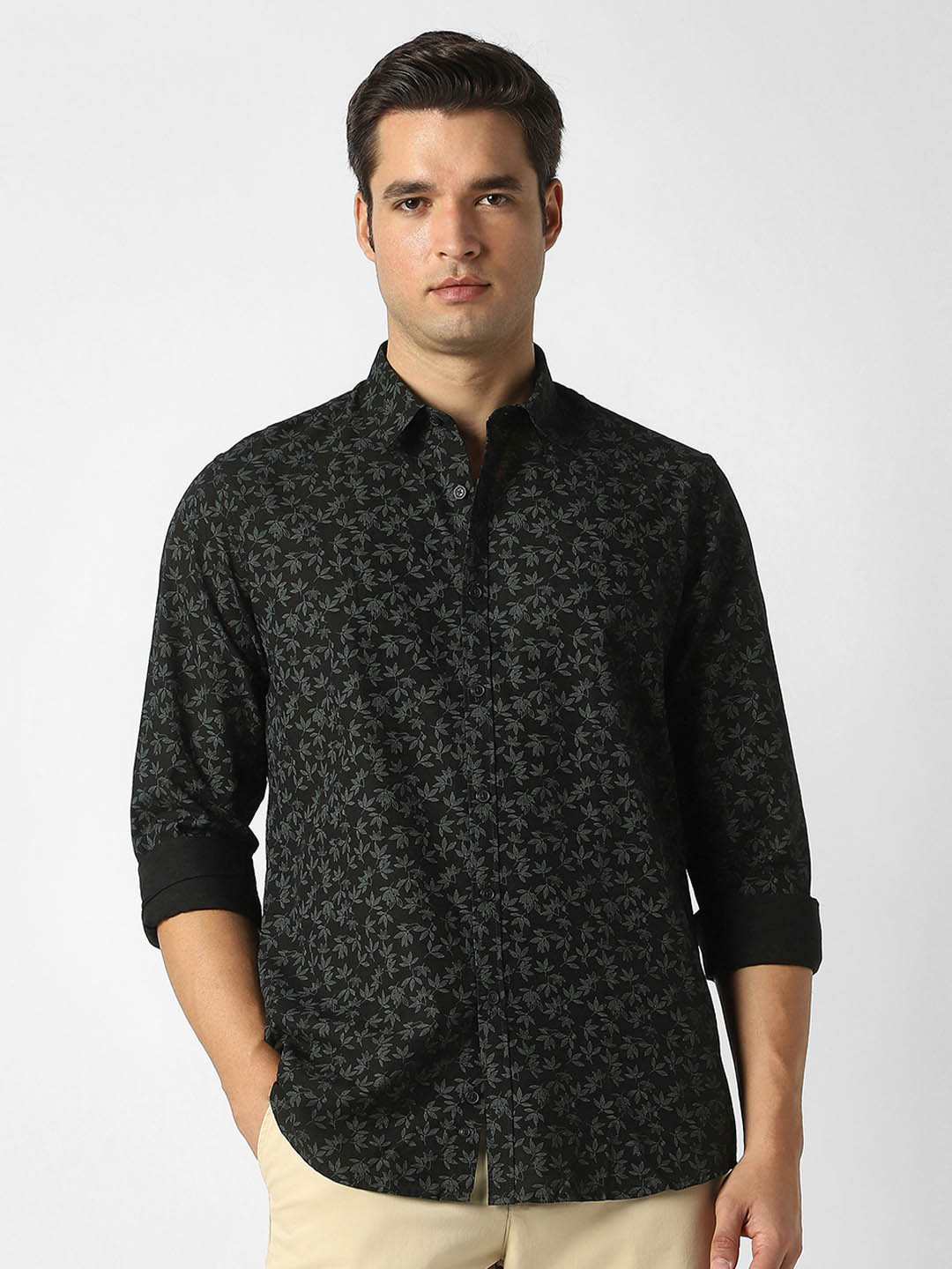 Peter England Casuals Men Slim Fit Floral Printed Spread Collar Pure Cotton Casual Shirt