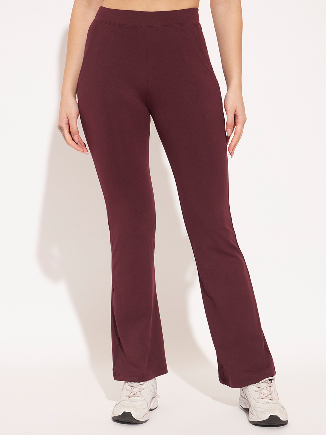 VOGAAN Straight Fit Mid-Rise Flared Tights
