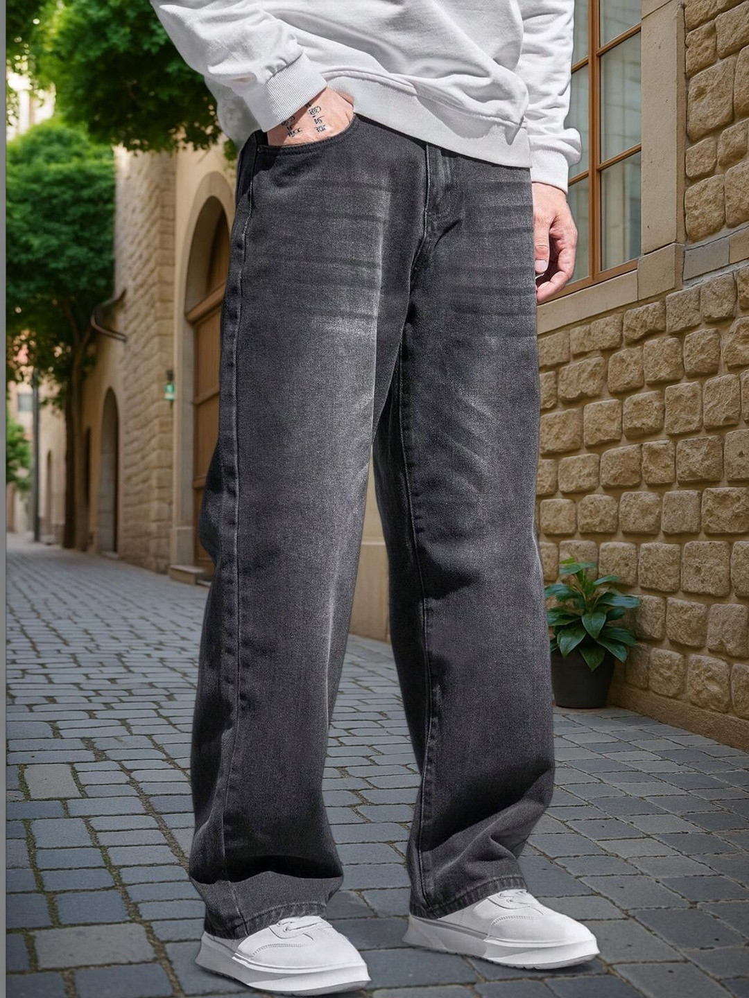 MAAHIT Men Relaxed Fit Mid-Rise Jeans