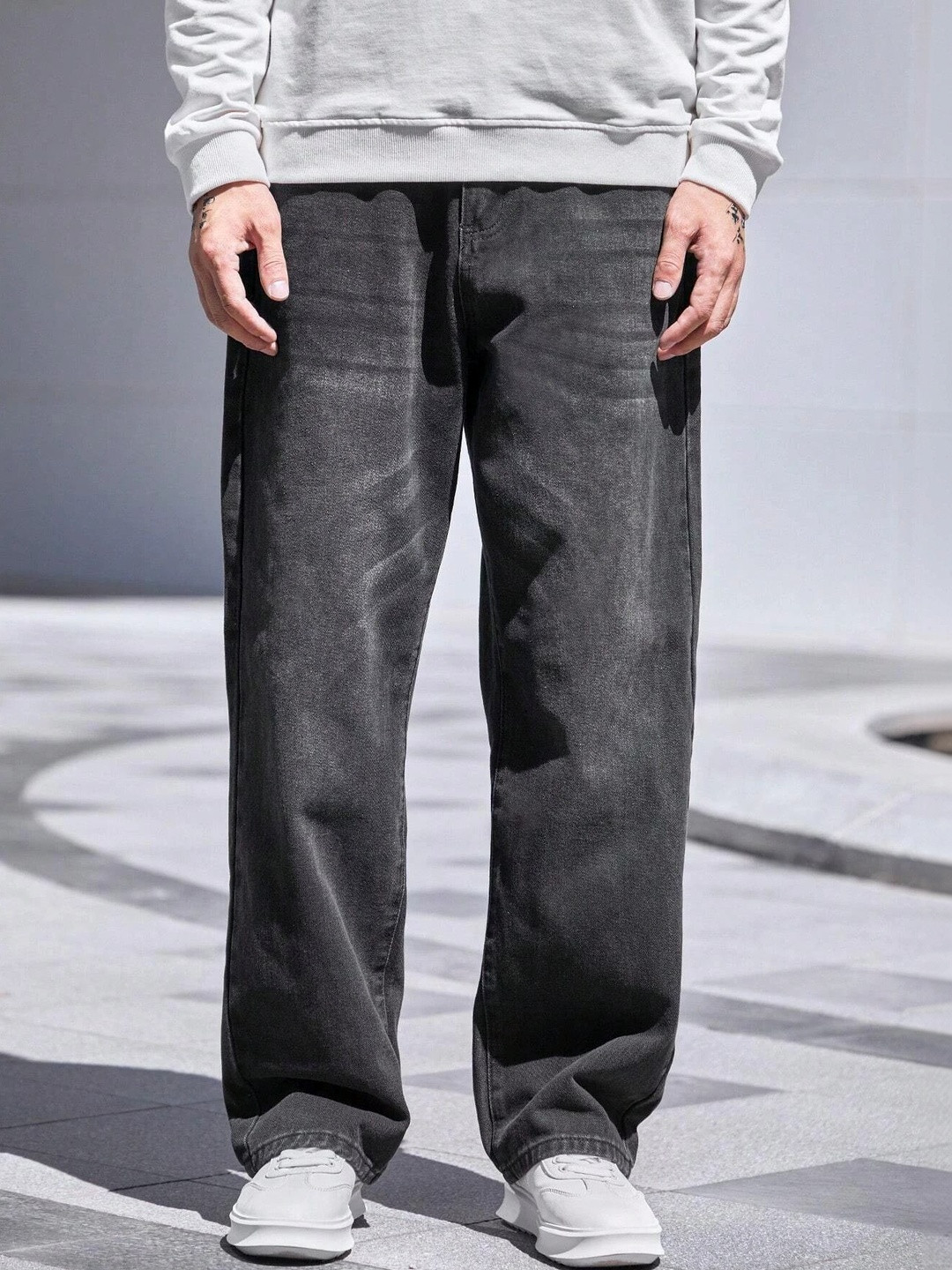 MAAHIT Men Relaxed Fit Mid-Rise Jeans