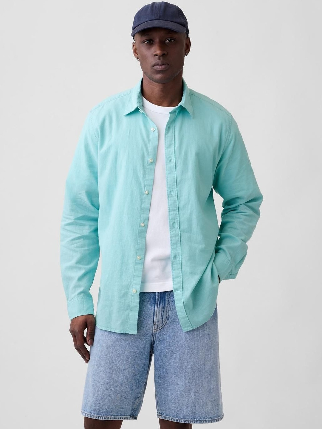 GAP Spread Collar Long Sleeve Shirt