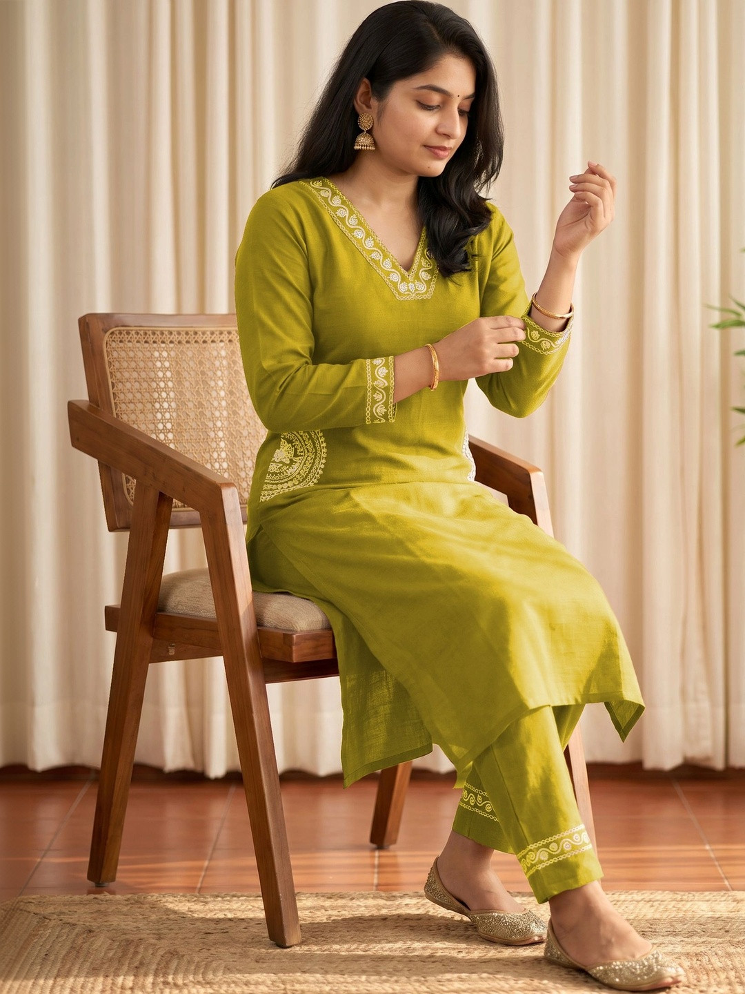 Fashionior Women Ethnic Motifs Embroidered Regular Thread Work Kurta with Trousers