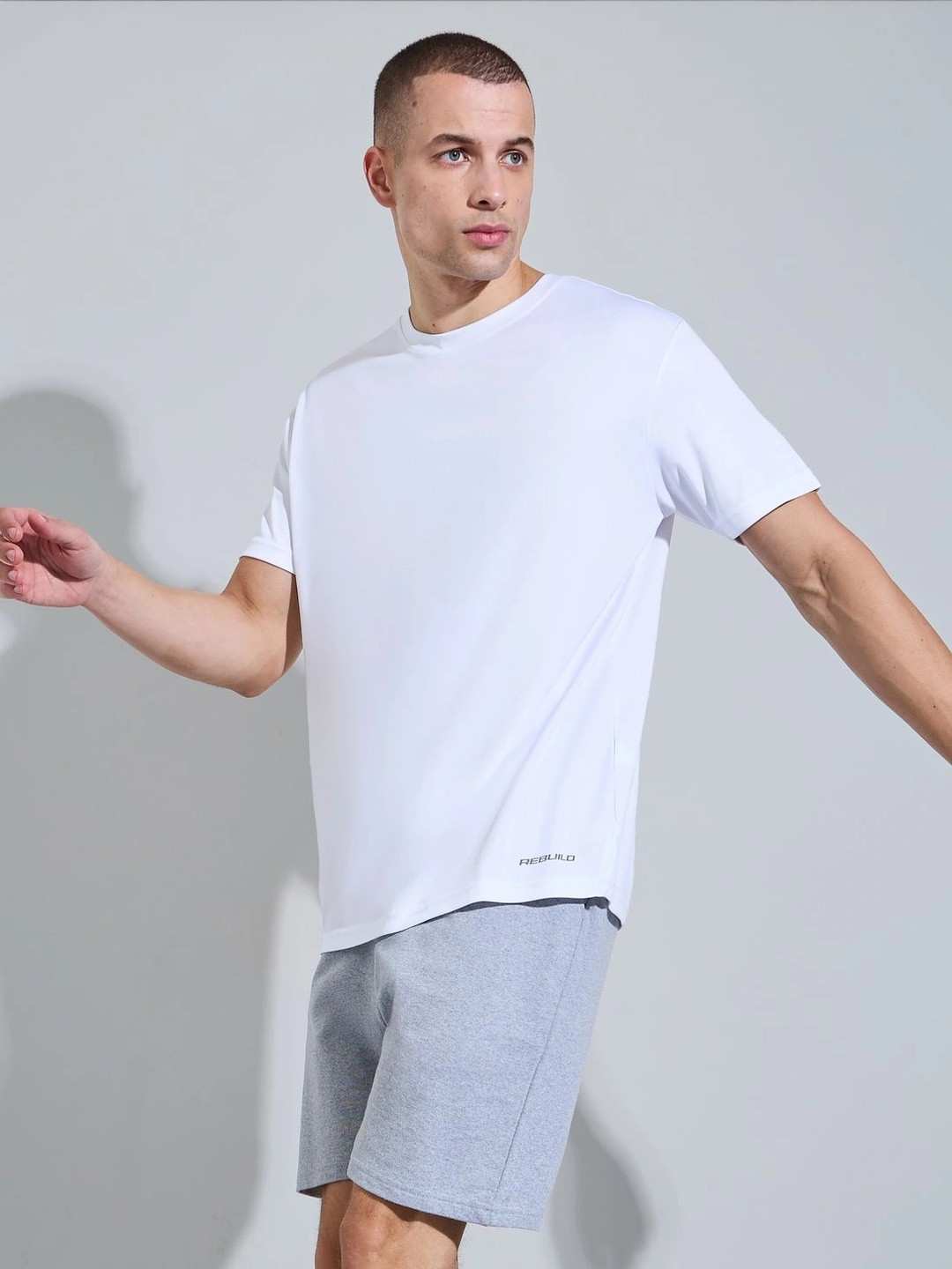 Styli Men White Solid Crew-Neck Short Sleeves Regular-Fit T-Shirt