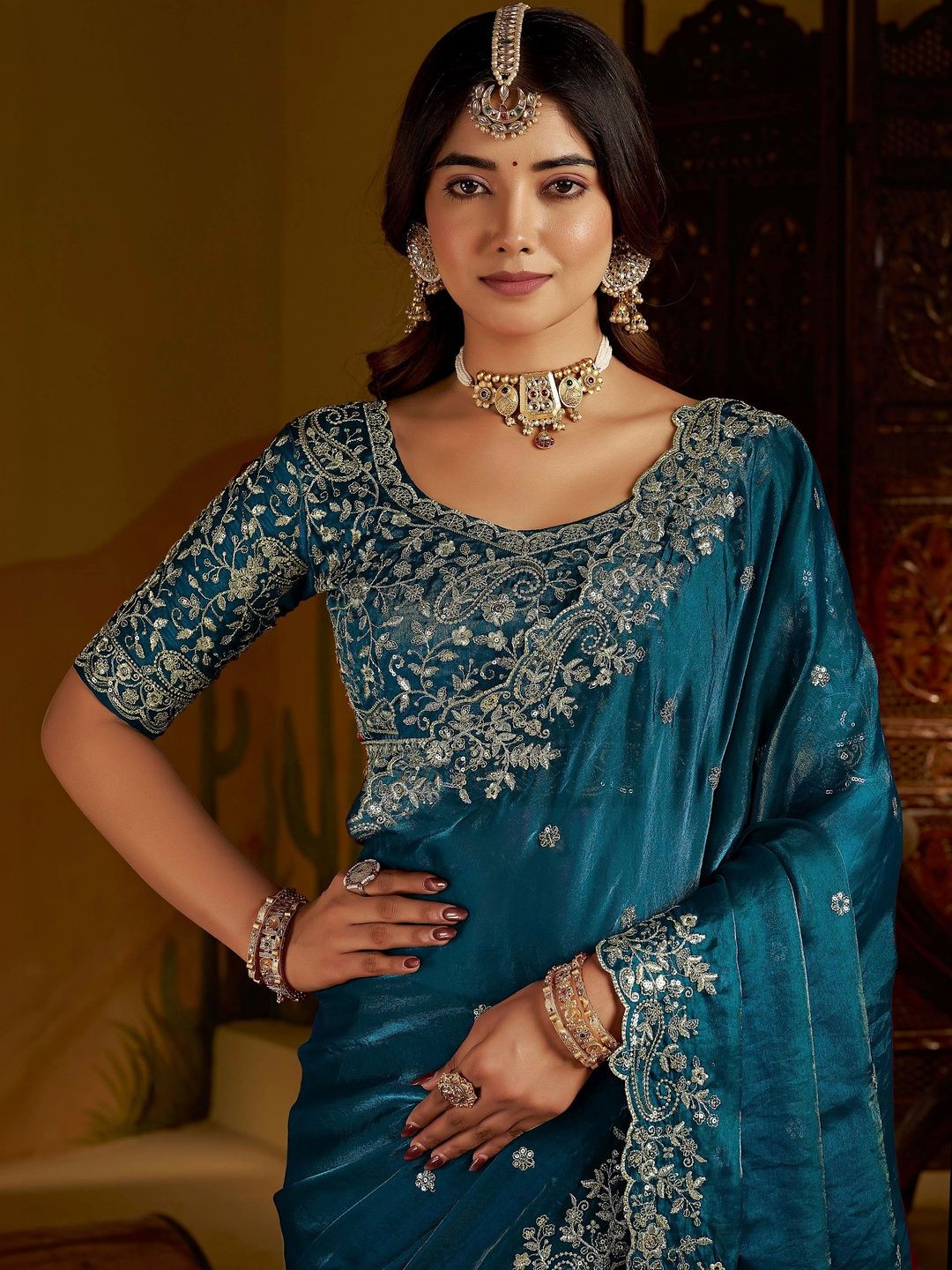 GRUHNAREE Women Embellished Embroidered Satin Saree