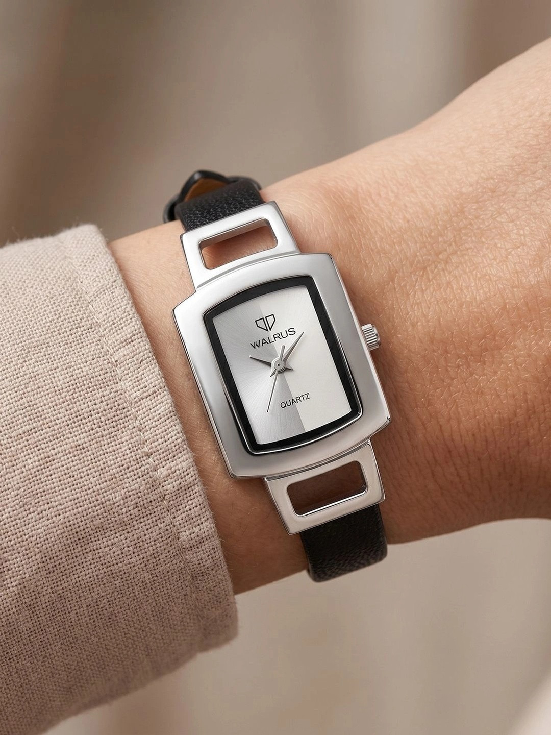 Walrus Women Silver-Toned Analogue Watch
