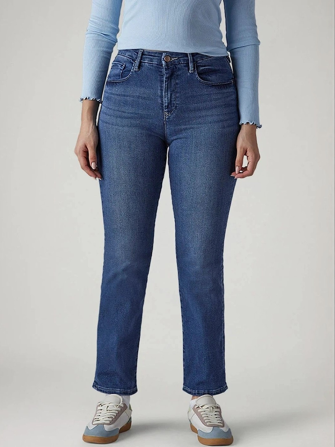 Levis Women Classic Straight Fit High-Rise Light Fade Stretchable Jeans