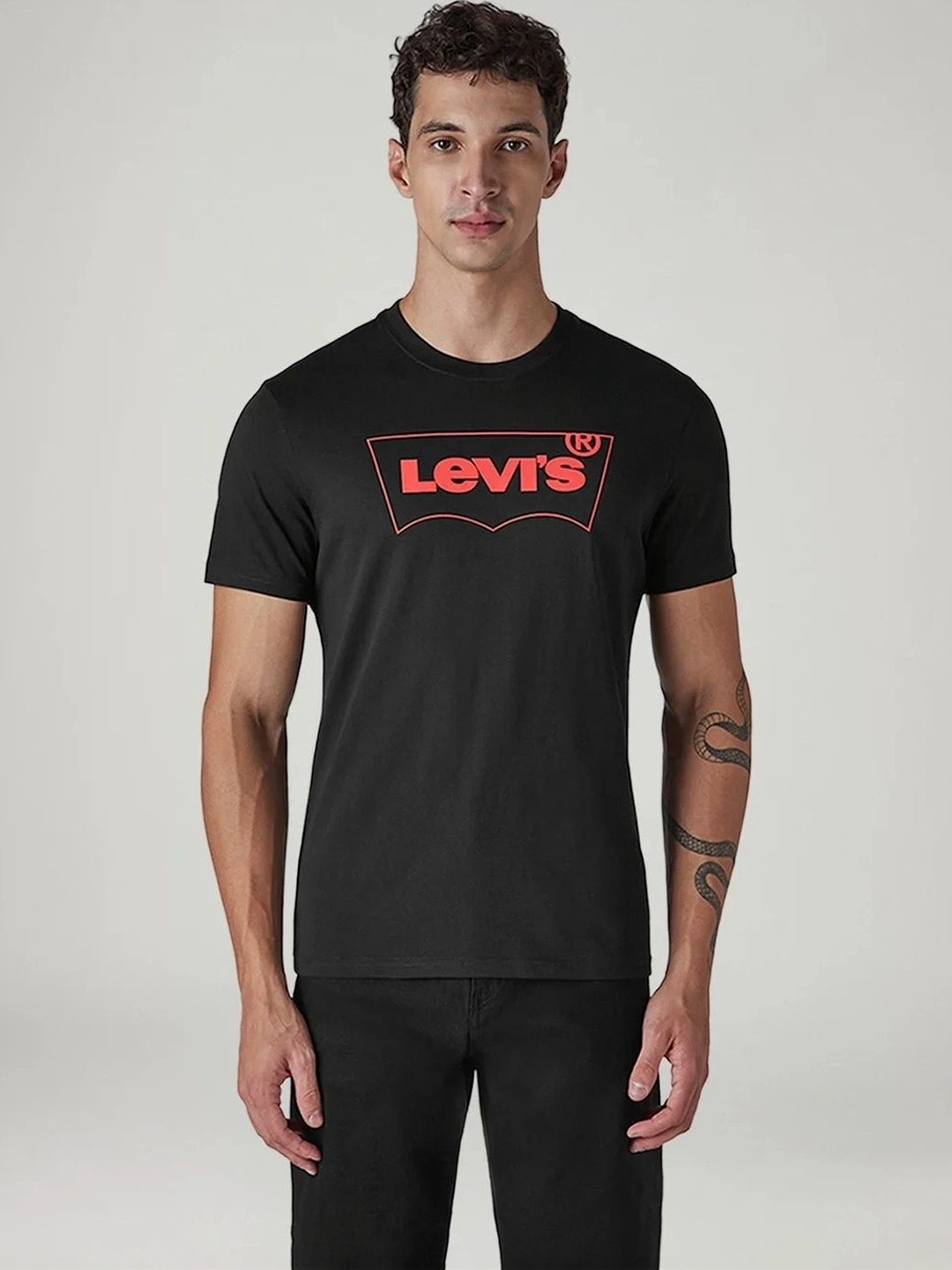 Levis Men Brand Logo Printed Slim Fit T-shirt