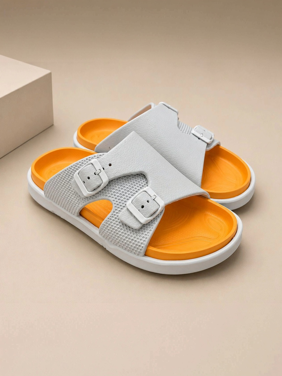 VOOLIO Men Sliders