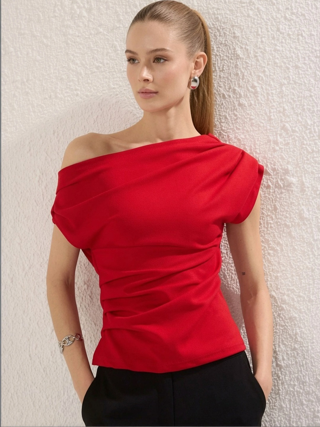 ZYNG Off-Shoulder Top