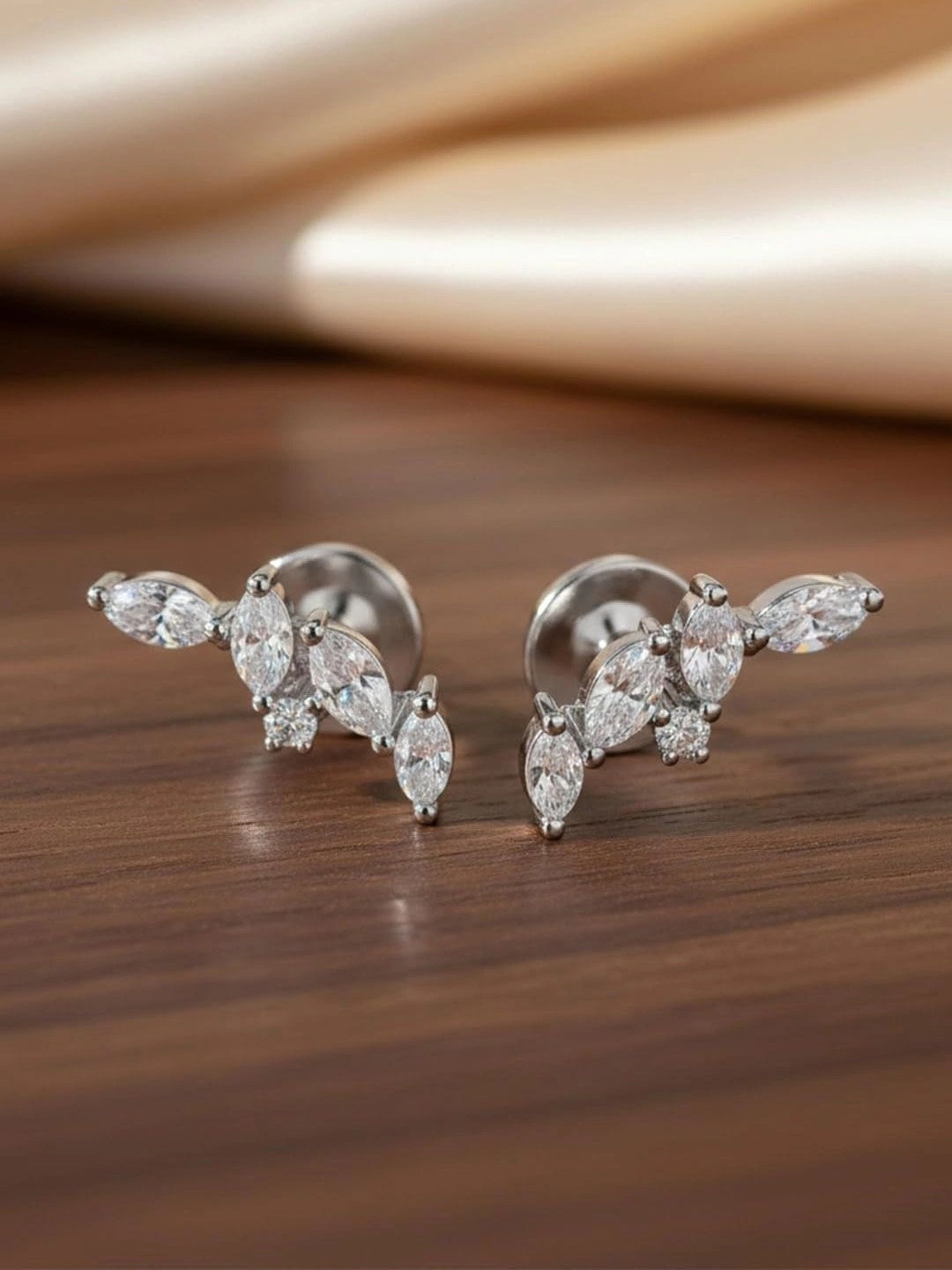 VAMA Geometric Ear Cuff Earrings