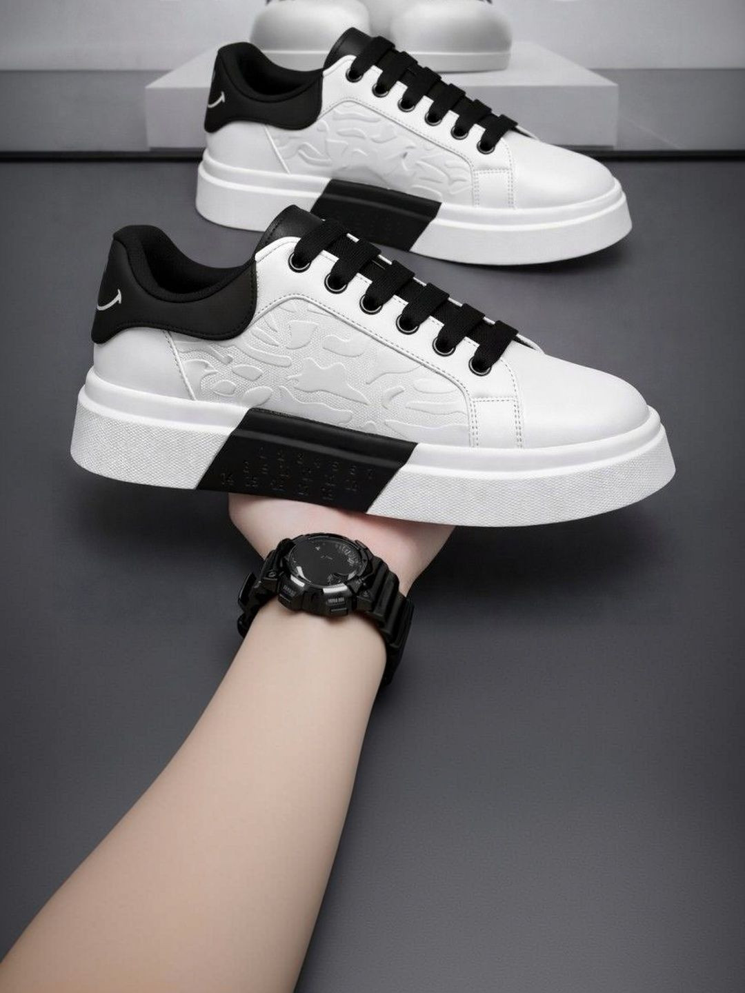 XTOON Men Textured PU Sneakers