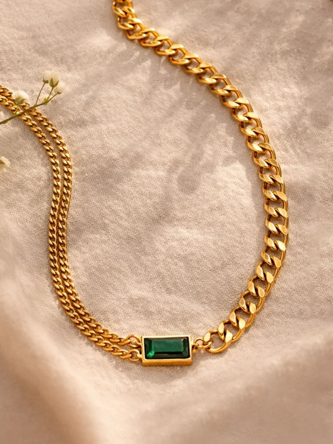 Rubans Demifine 18k Gold Plated Stainless Steel Chunky Curb Chain Emerald Necklace