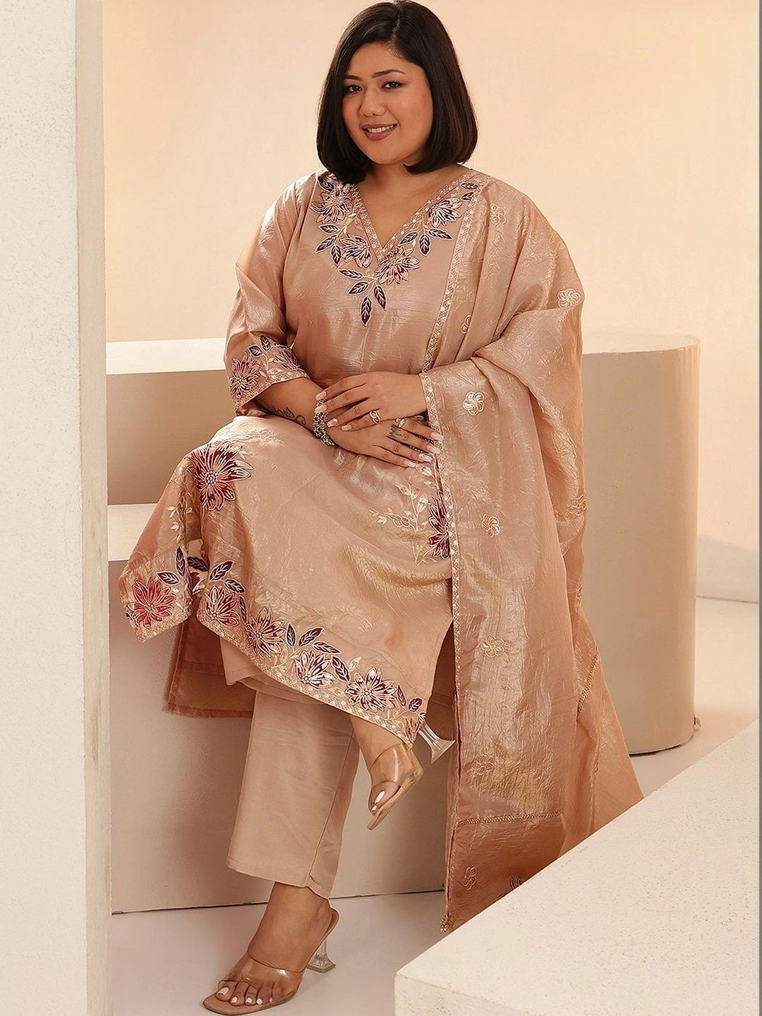 EXTRA LOVE BY LIBAS Women Floral Embroidered Regular Thread Work Kurta with Trousers & With Dupatta
