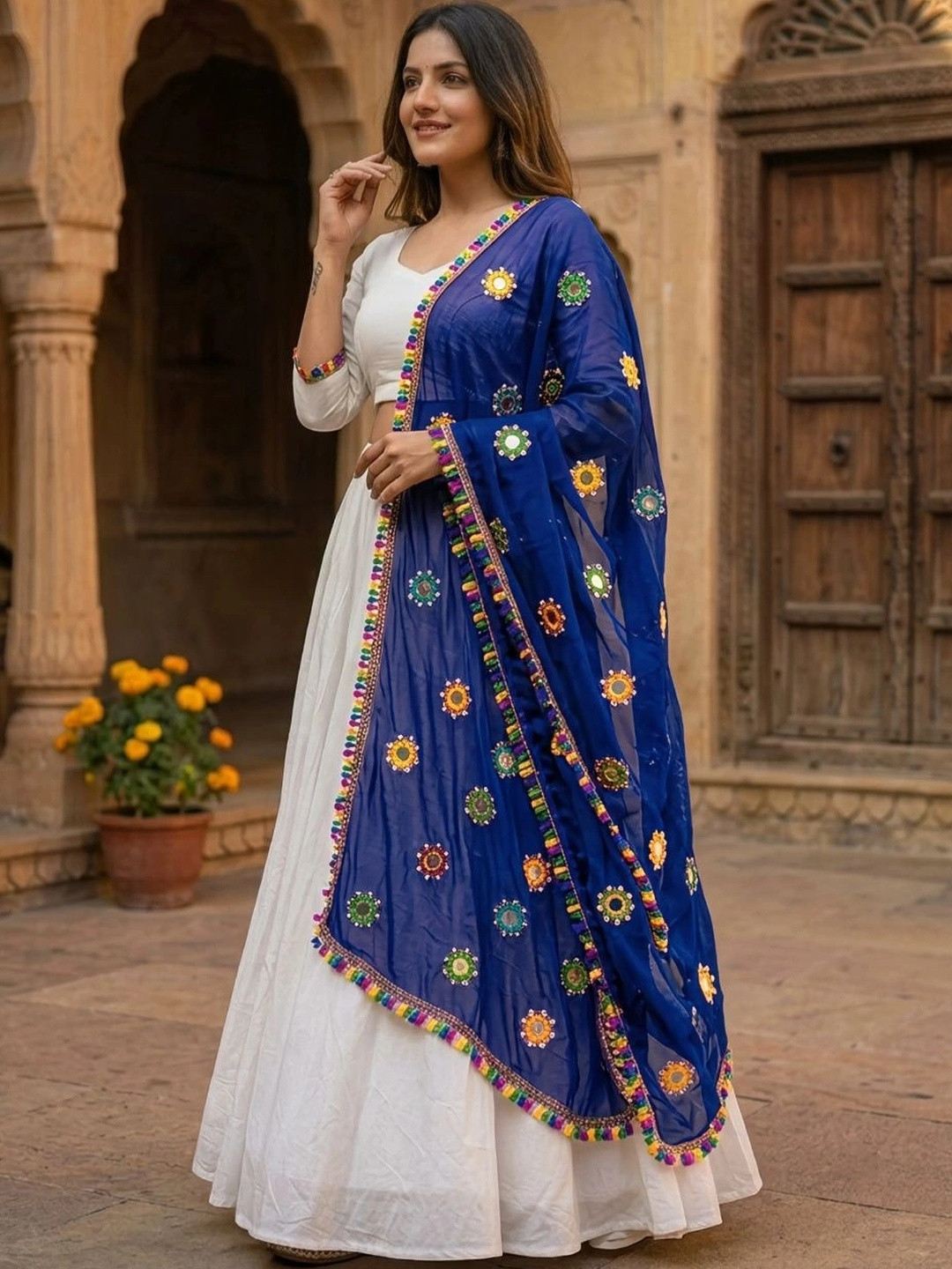 TAMNNA DUPATTA HUB Ethnic Motifs Dupatta with Mirror Work