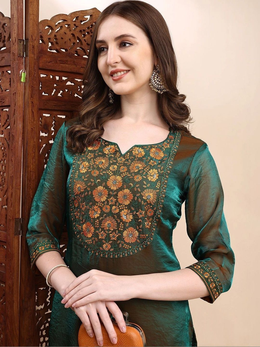 Anouk X fwd Women Floral Embroidered Regular Thread Work Kurta with Trousers