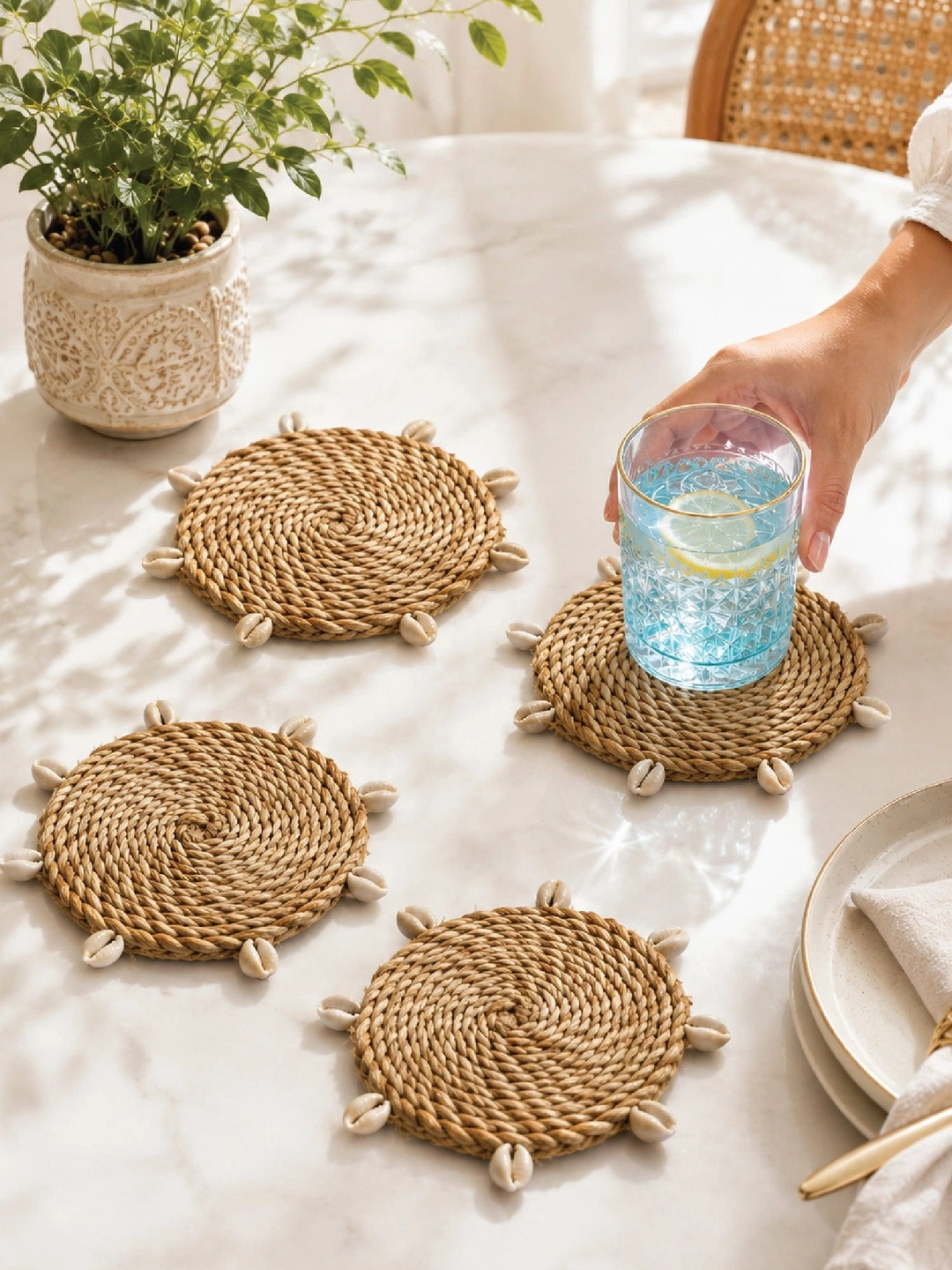 MAATIR DESIGNS Beige 4 Pieces Jute Round Coasters with Shells