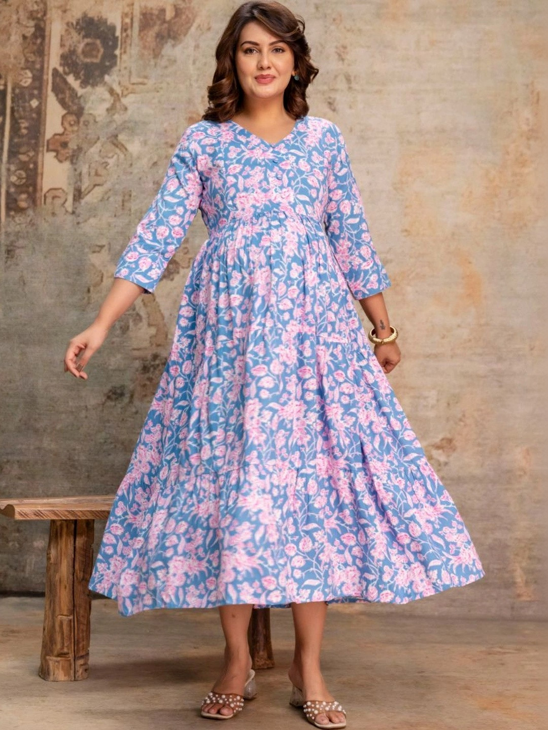 Swarnkar Creation Floral Printed V-Neck Maternity Tiered Kurti