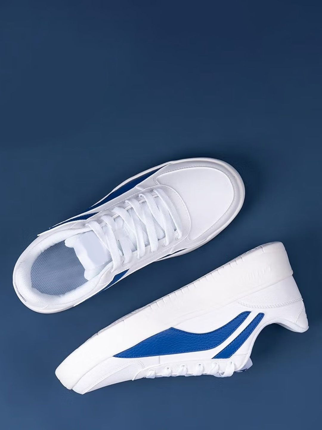 Robbie Jones Men Colourblocked PU Sneakers