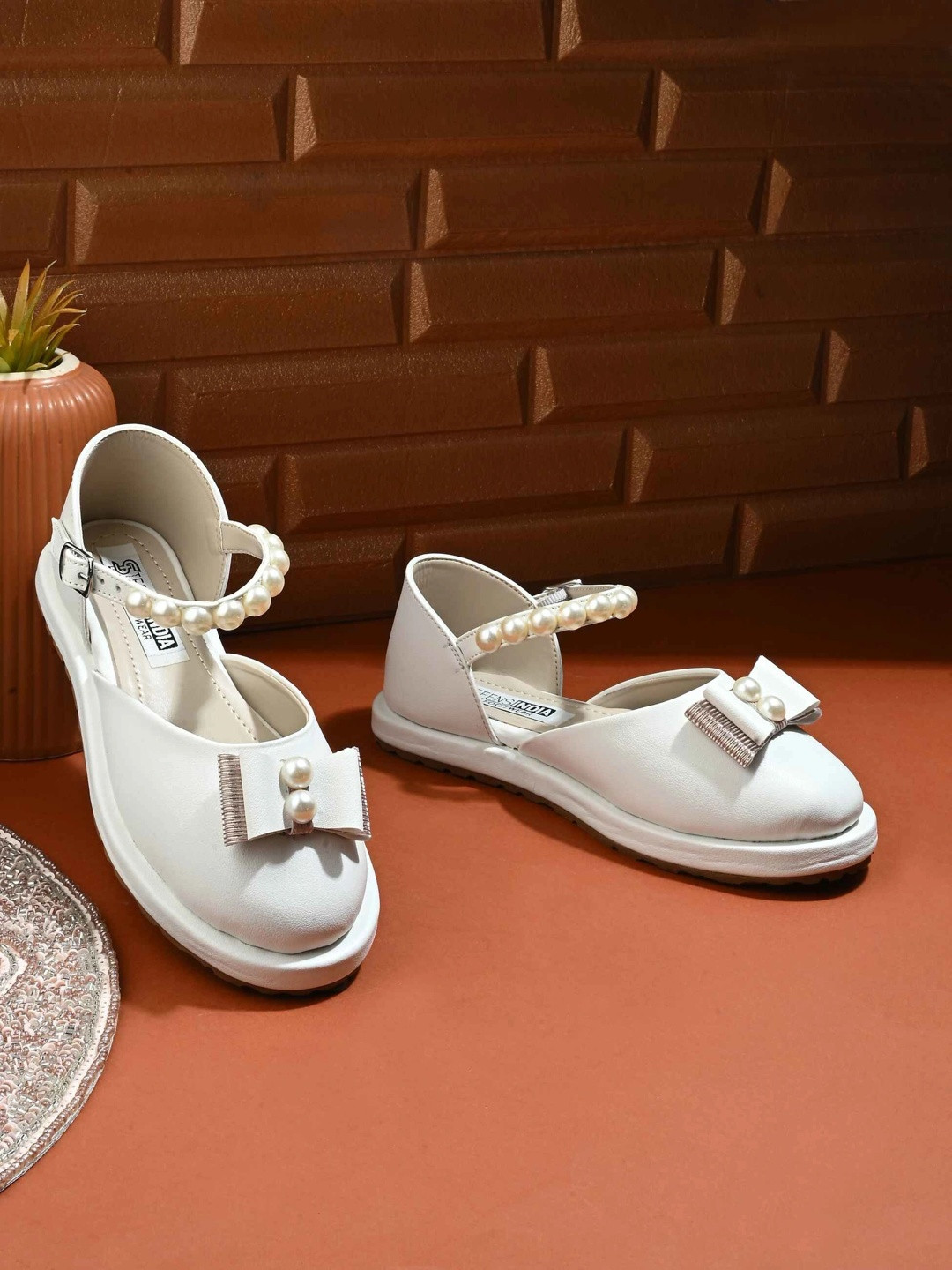 STEFENS Girls Shoe-Style Sandals
