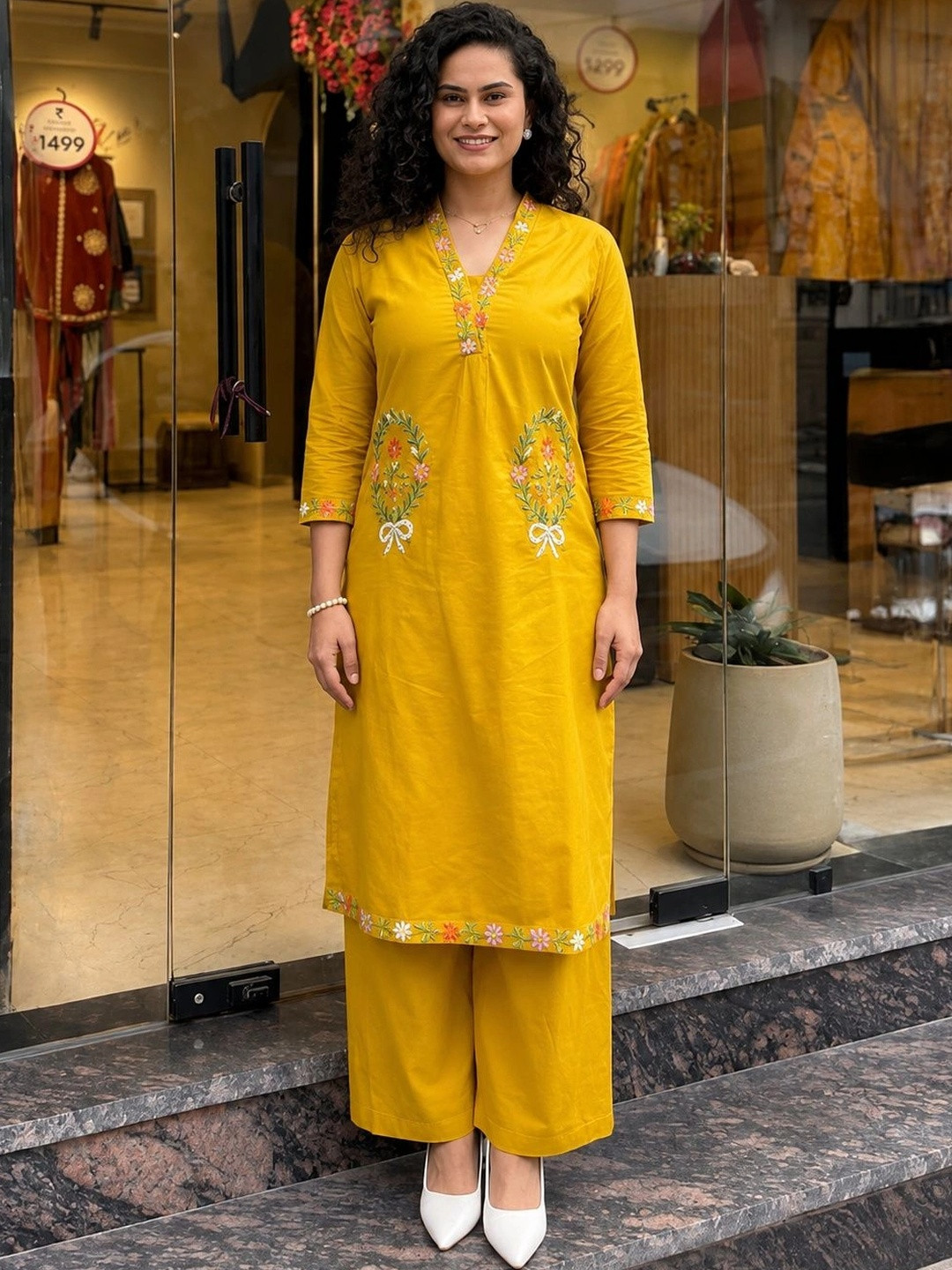 Kapda kissa Women Floral Embroidered Regular Thread Work Pure Cotton Kurta with Palazzos