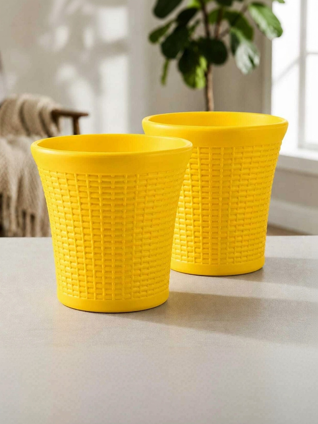 OEM Yellow 2 Pcs Plastic Planters