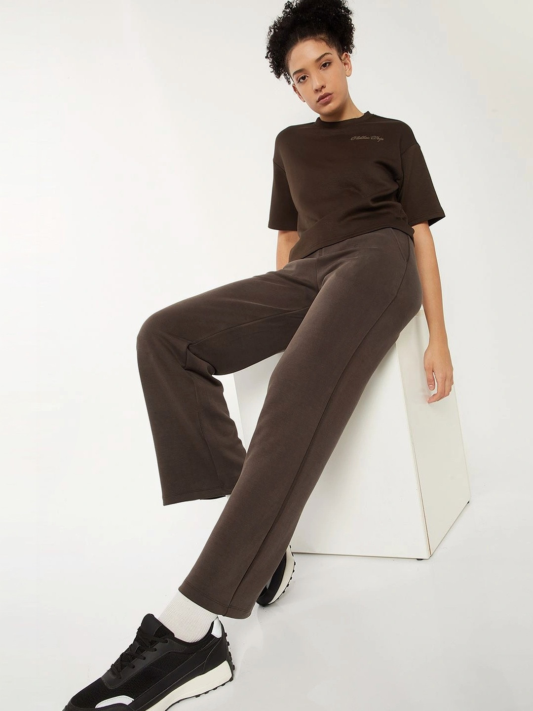 max Women Wide Leg Mid-Rise Track Pants