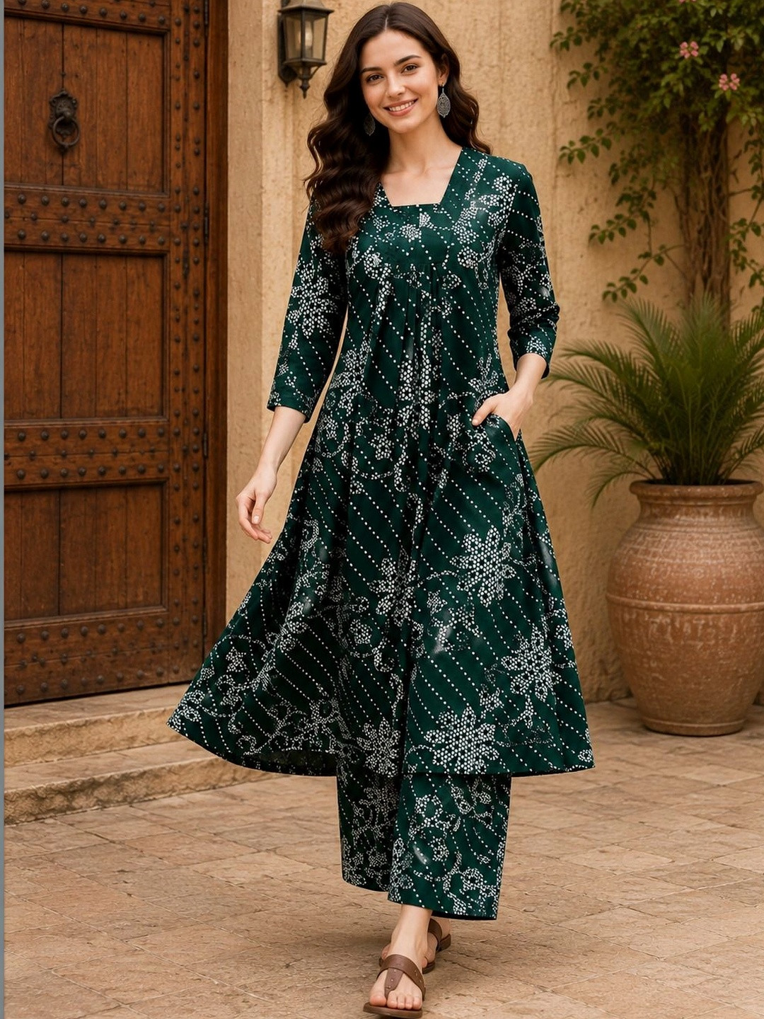 NEW ETHNIC 4 YOU Women Ethnic Motifs Printed Regular Kurta with Palazzos