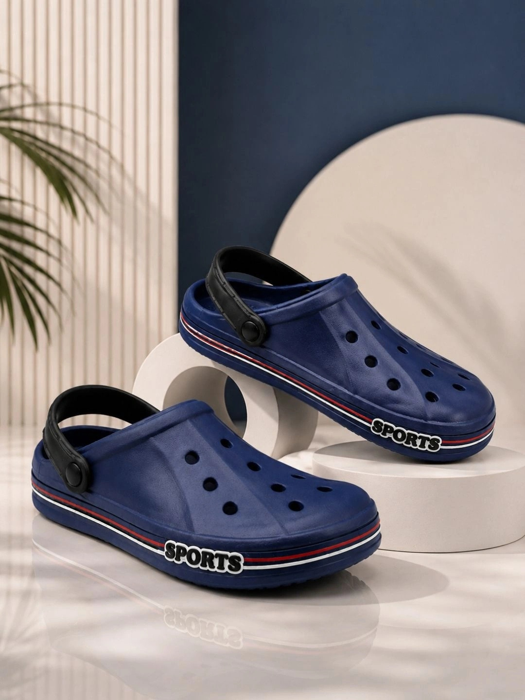glitchez Men Colourblocked Clogs