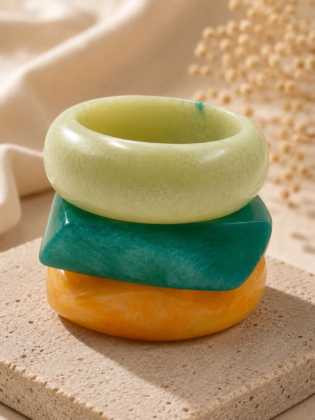 Sangria Women 2 pcs of Resin Bangle