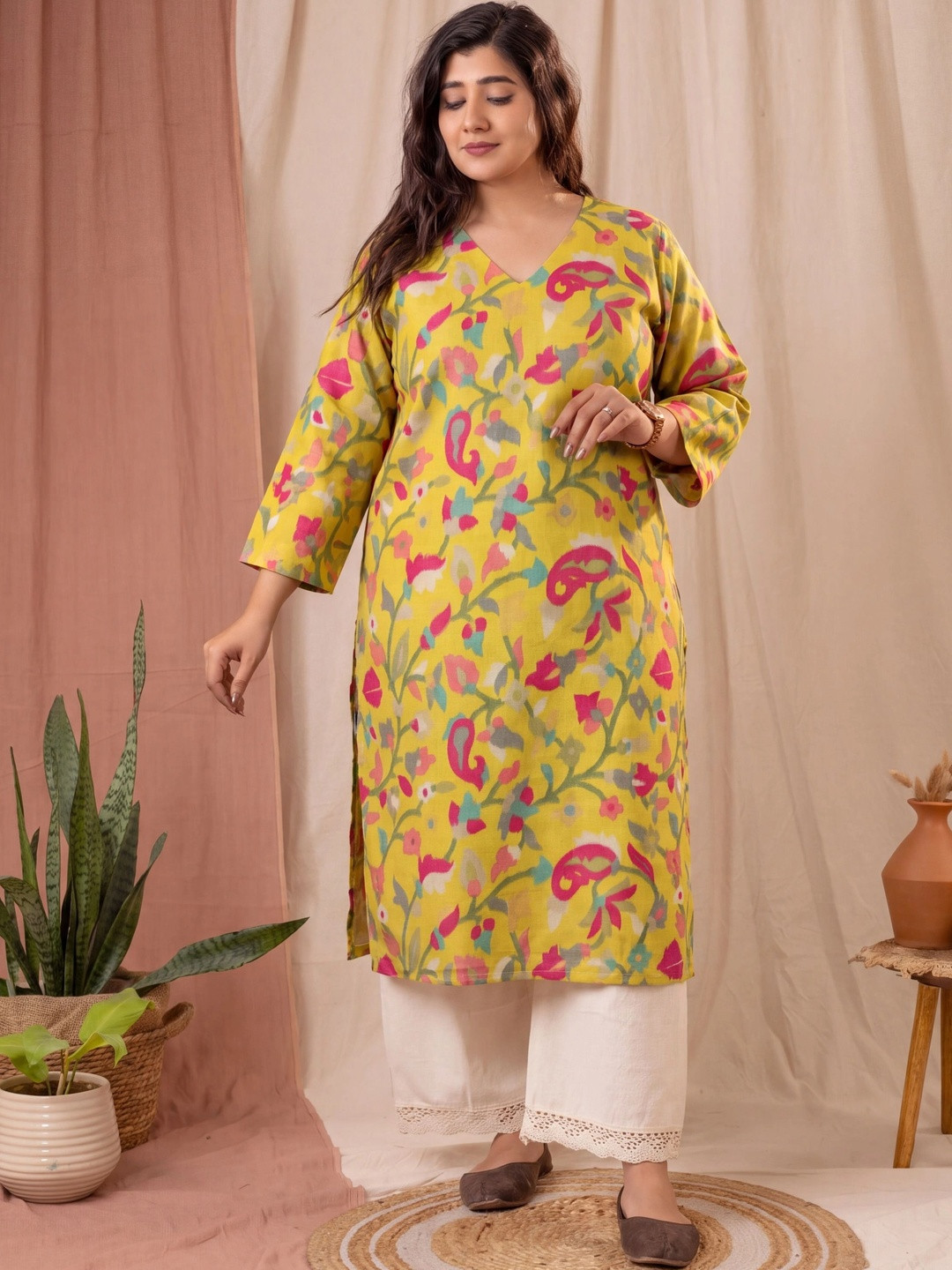 Amthi Women Floral Printed Indie Florals Kurta