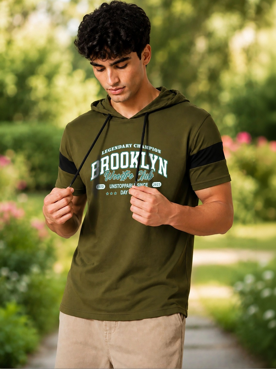 WOOSTRO Men Typography Printed Hooded T-shirt