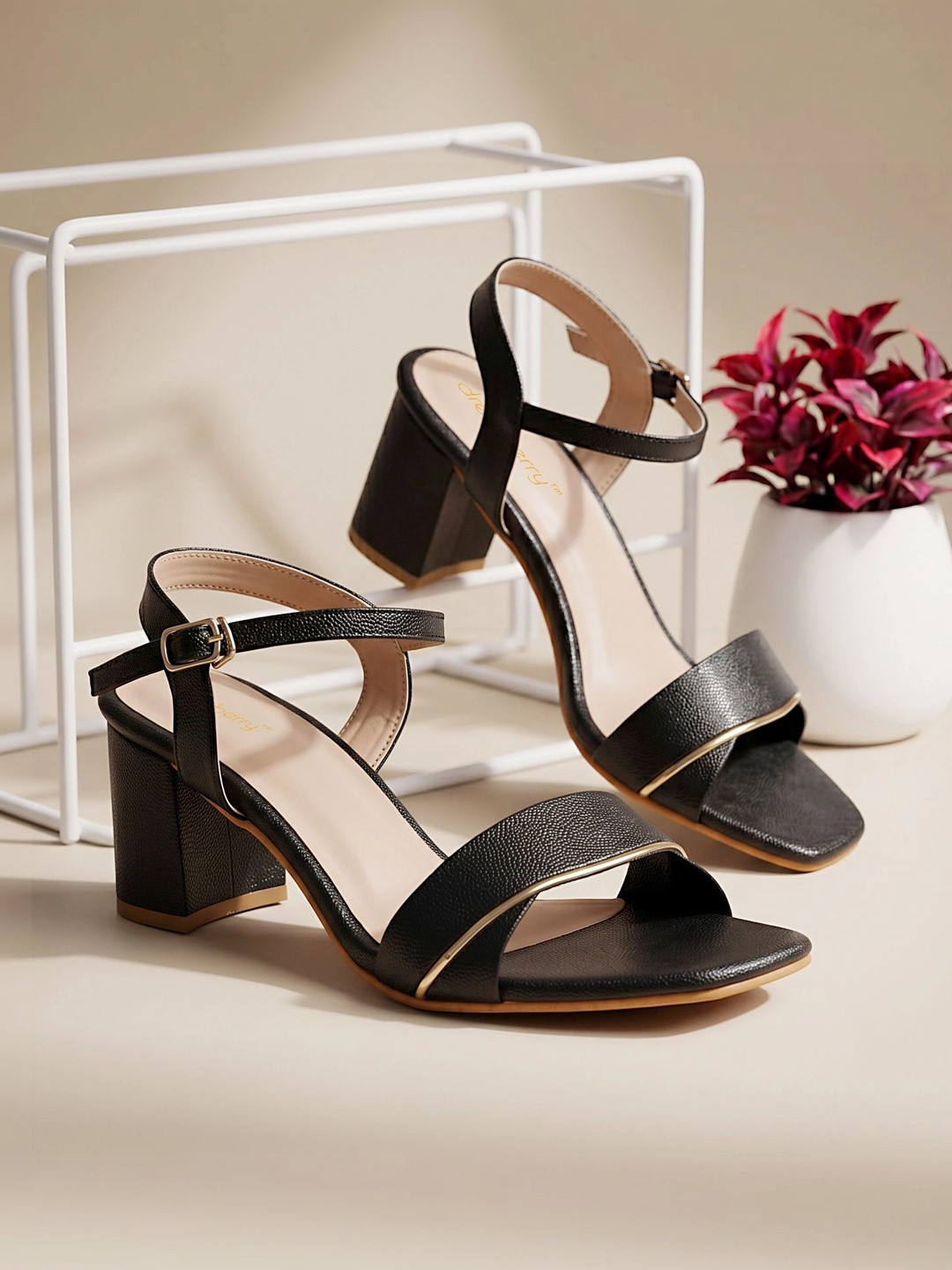 DressBerry Textured Ethnic Block Sandals